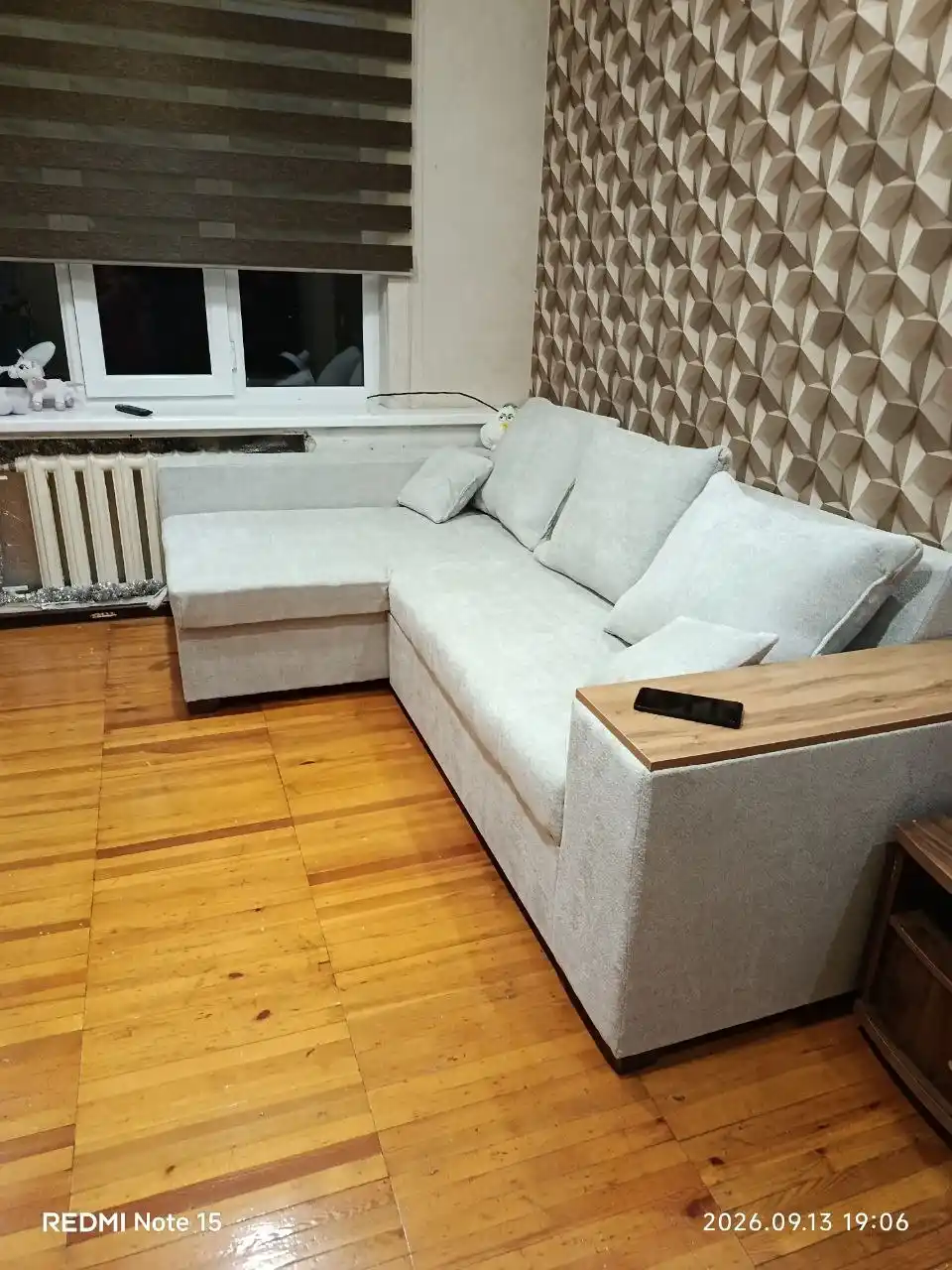 Burchakli divan.  Bir yechimda uslub, qulaylik va amaliylik