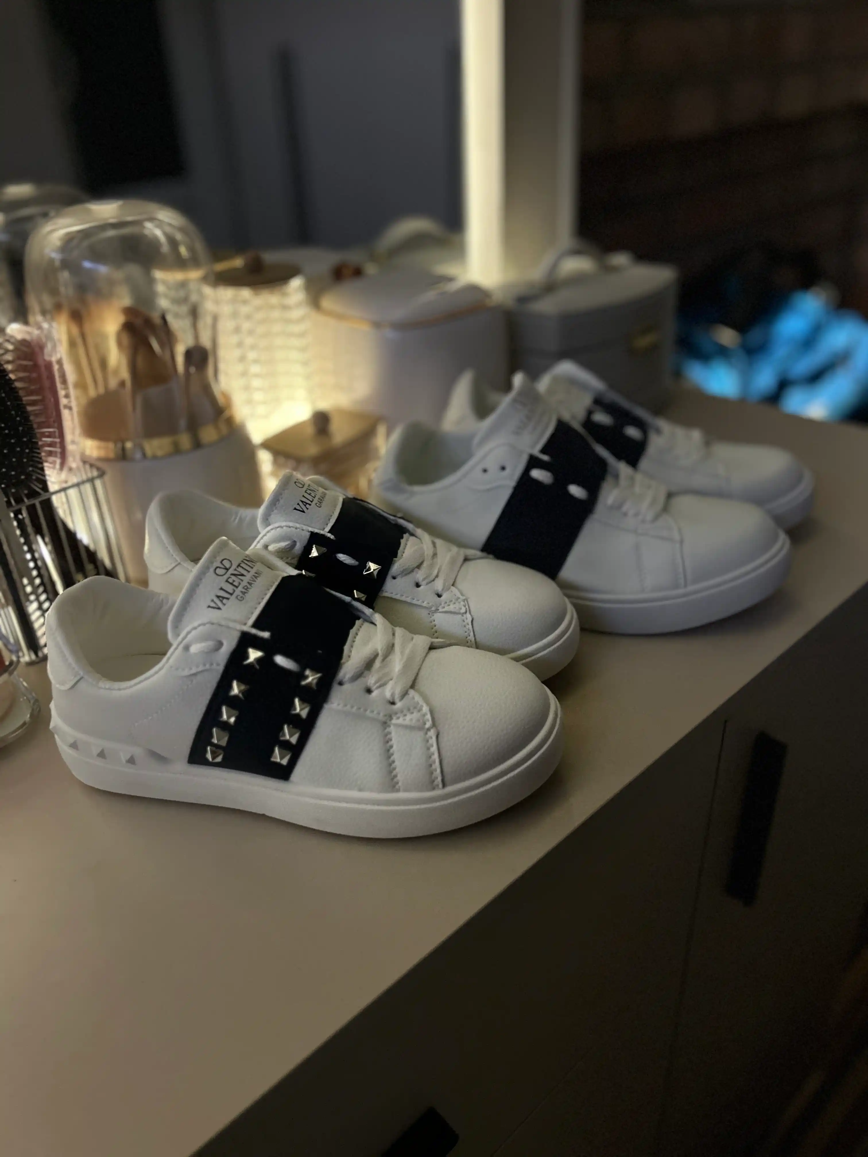 Кроссовки Valentino Garavani для девочек и женщин, размеры 36–40