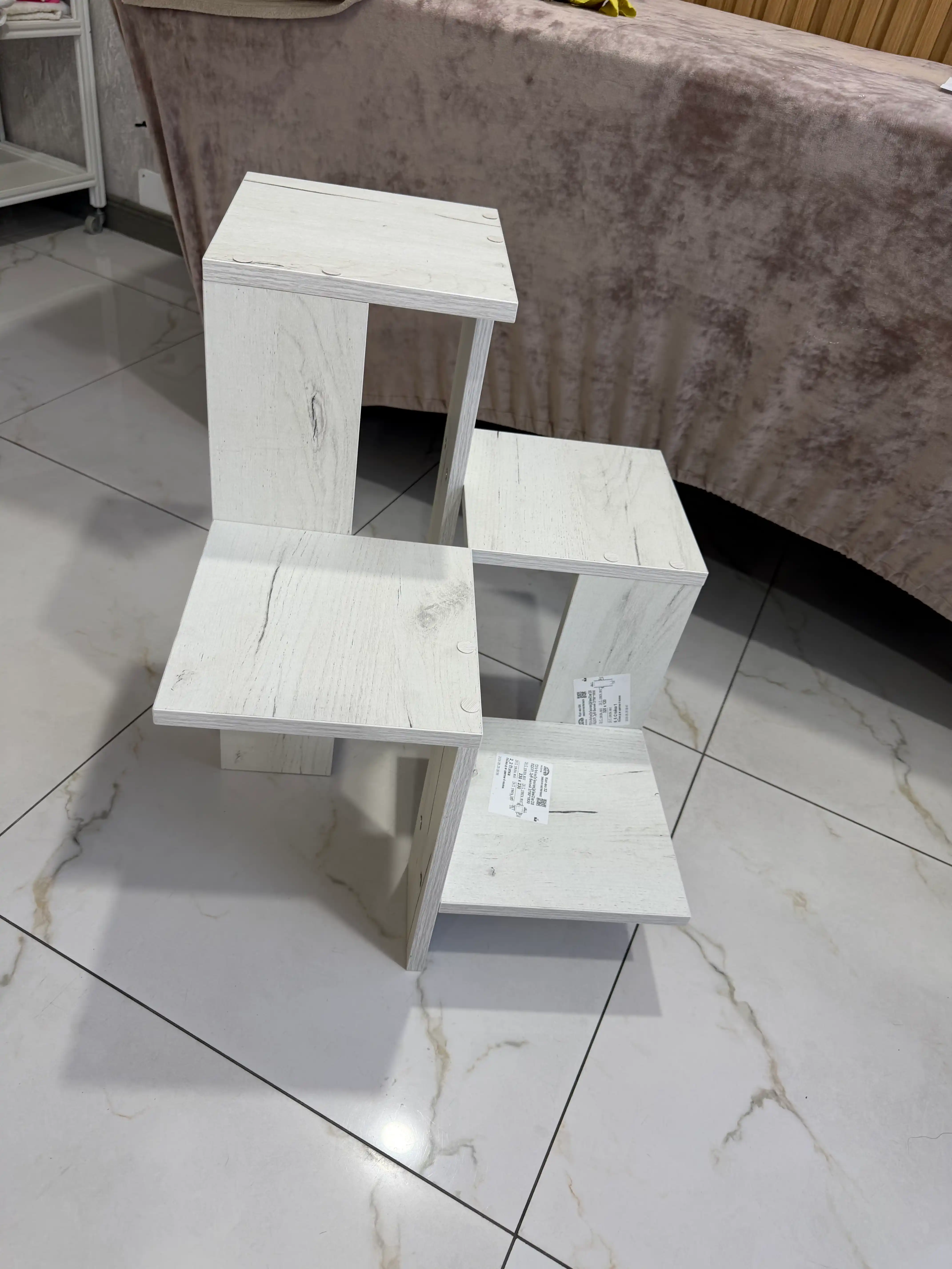 Burchakli gul uchun stend / Polka, yog‘och, 4–6 ta qavatli, FARFAR HOME