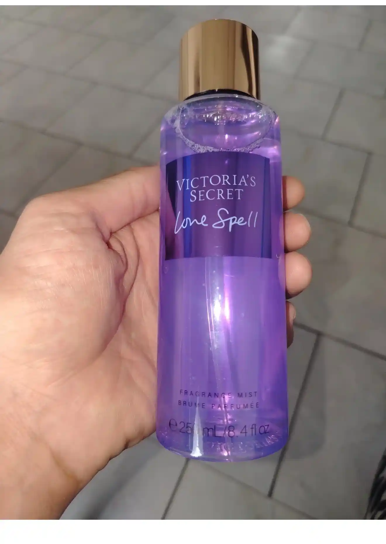 Parfyumlangan tana spreyi suvi Victoria's Secret Spreyi Aqua Kiss Rush, Shimmer, 250 ml