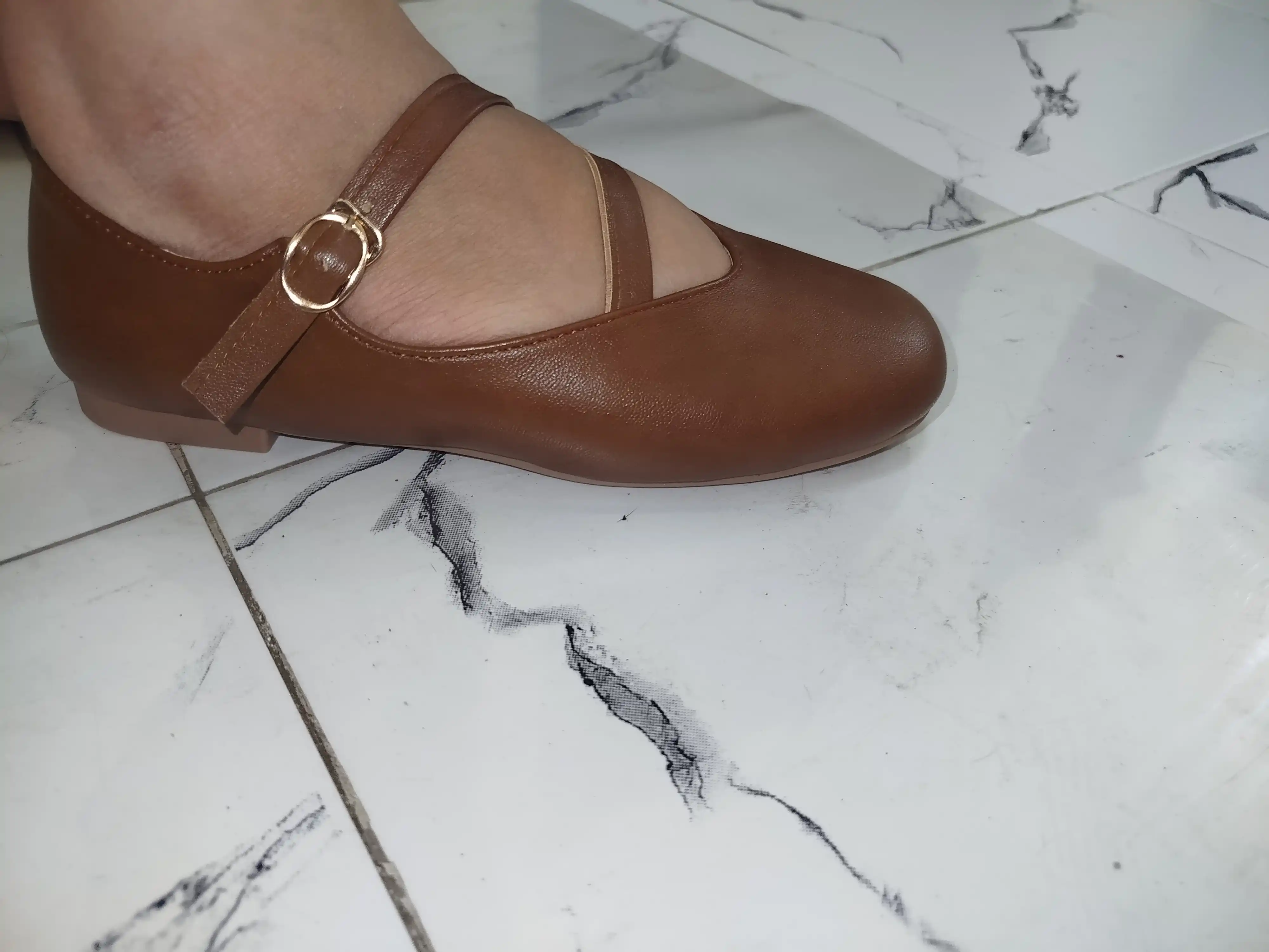 Ayollar, maktab, qizlar uchun baletkalar, o‘qish uchun charm tuflilar
