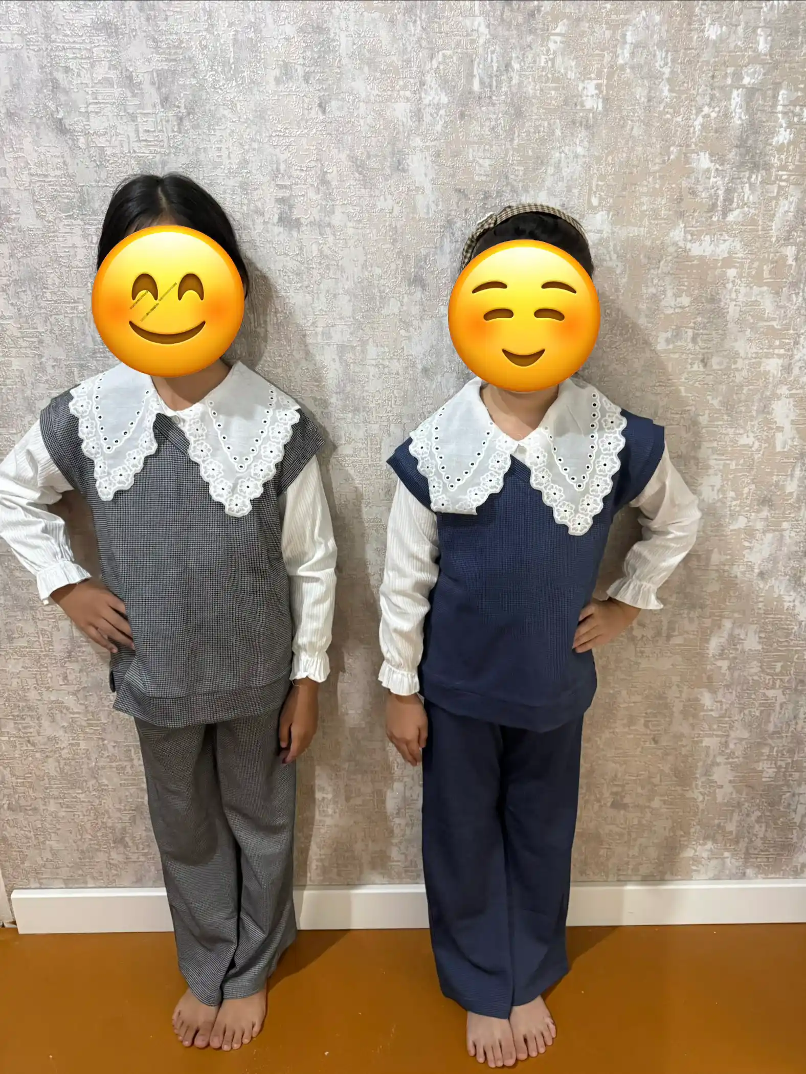 Qizlar uchun maktab komplekti - nimcha va yubka, nimcha va shim