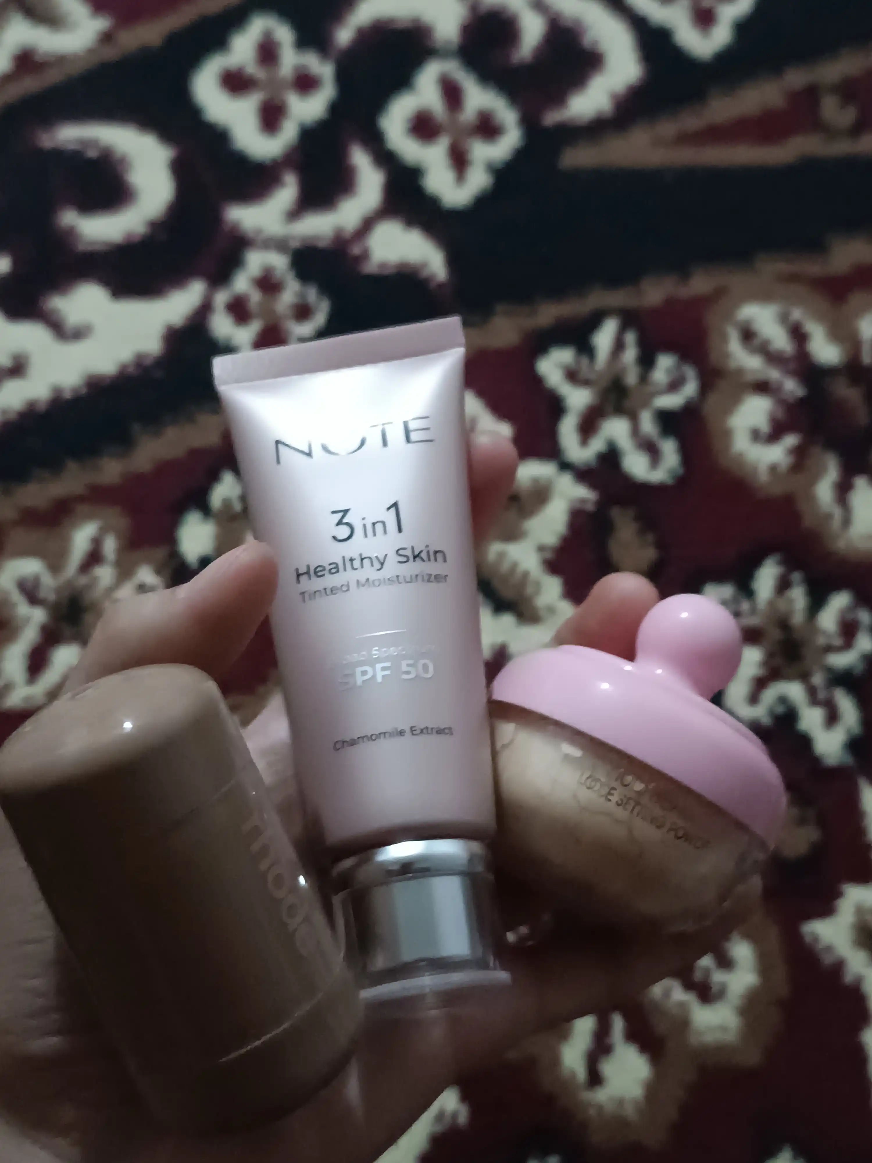 NOTE 3 in 1 ton namlovchi krem SPF 50, UVA/UVB himoya, romashka, 30 ml