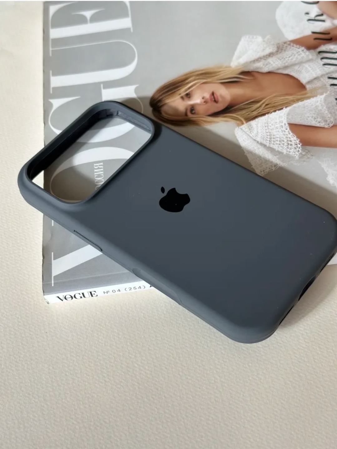 G'ilof iPhone 14, 15, 16, 17, 18, Pro, Max,  uchun chexol