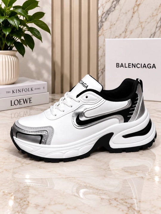 Ayollar uchun Balenciaga uslubidagi krossovka  qalin taglikli, zamonaviy  trenddagi model - 