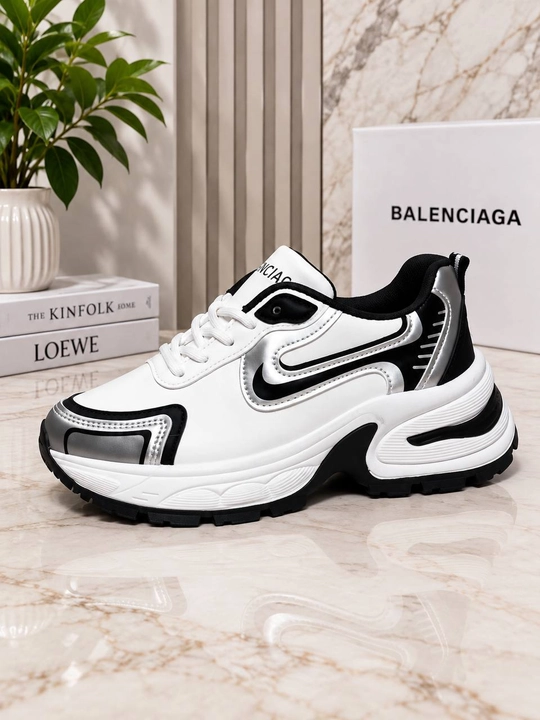 Женские кроссовки в стиле Balenciaga — черные, на массивной подошве, модные и стильные - 