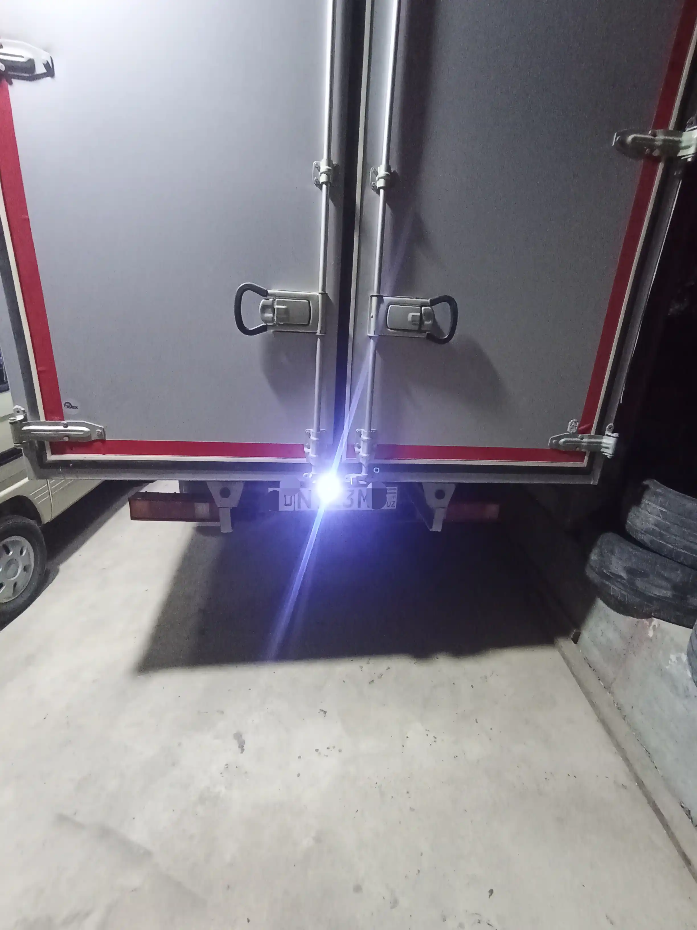 Камера заднего вида для авто парковочная CCD камера с монитором 4,3", 12 LED, кабель 7 м