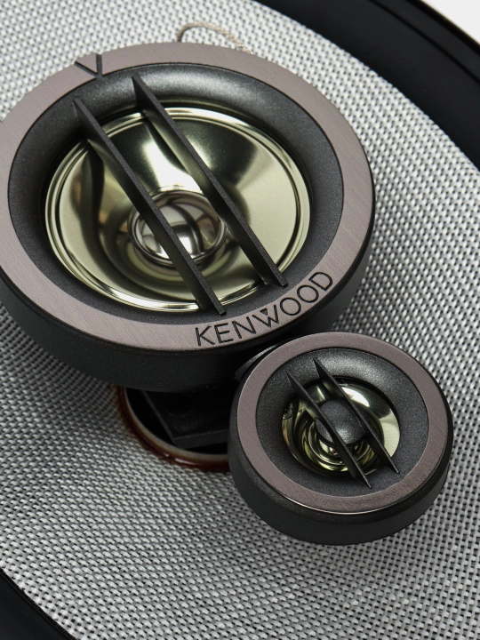 Колонка Kenwood — это та же знаменитая легенда Kfc-hq 718 Bass 2 голоса чистые