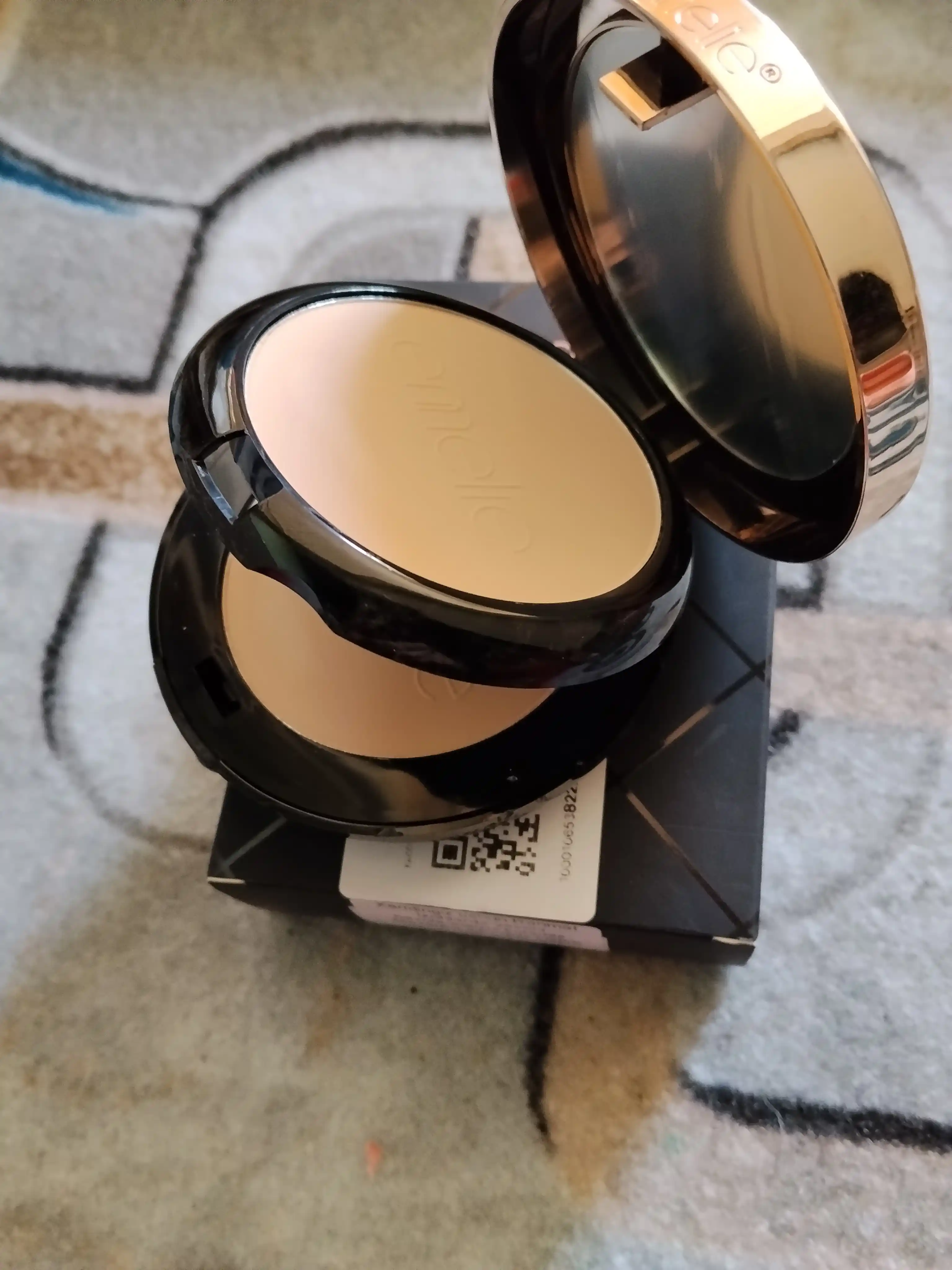 Пудра для лица, Emelie Professional Mattifying Face Powder — матирующая пудра