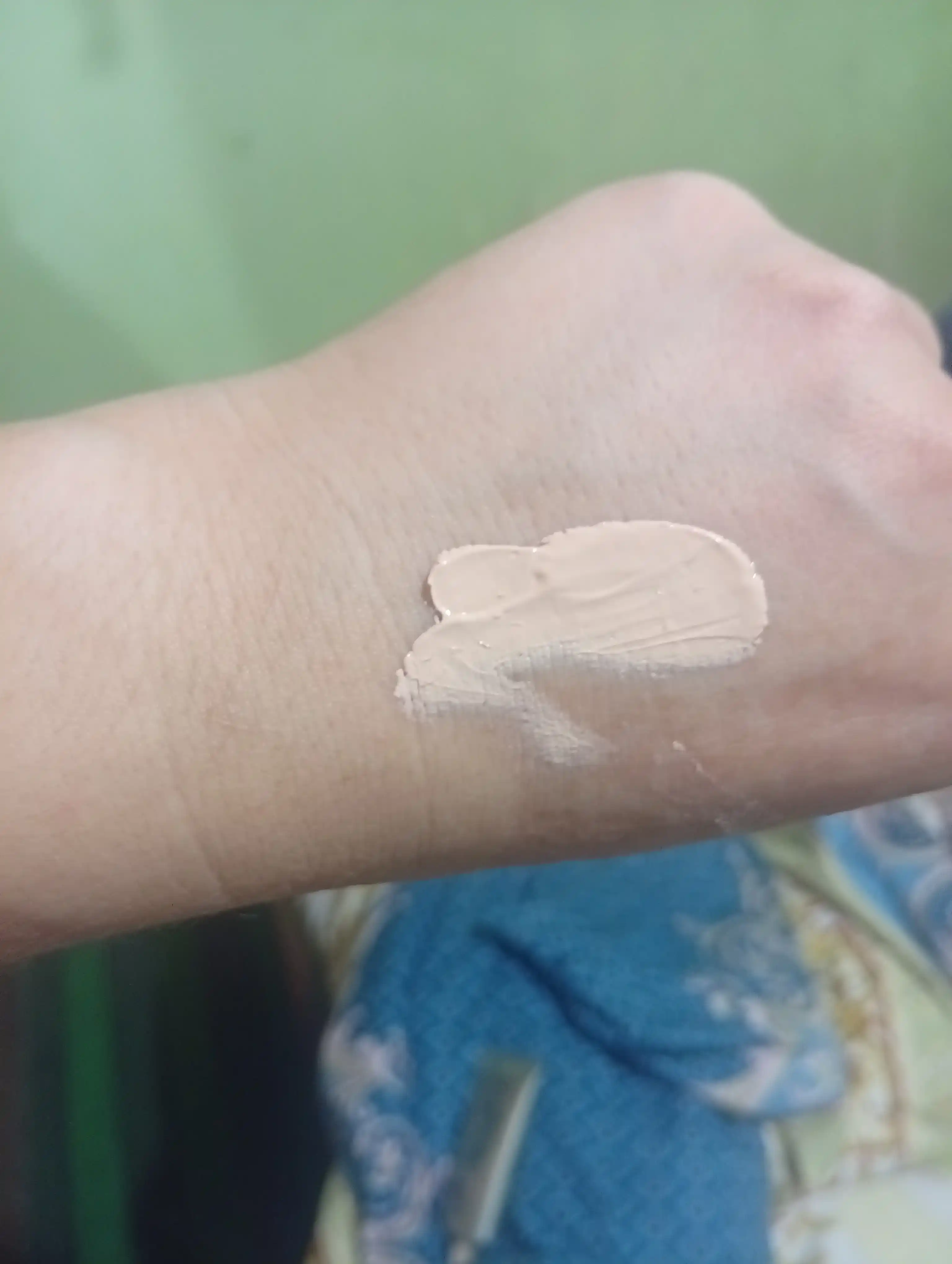 Ko'p funksiyali oqartiruvchi tonal krem SPF 50+, 50 ml