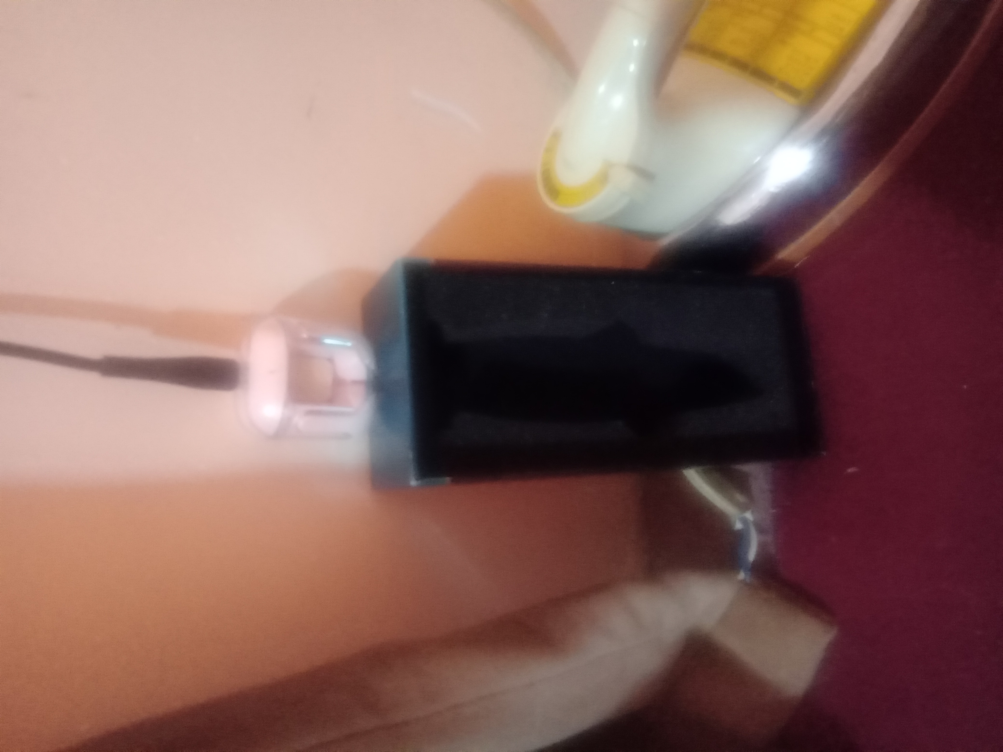 Displey va mikrofonli Air31 simsiz quloqchinlari, iOS va Android uchun