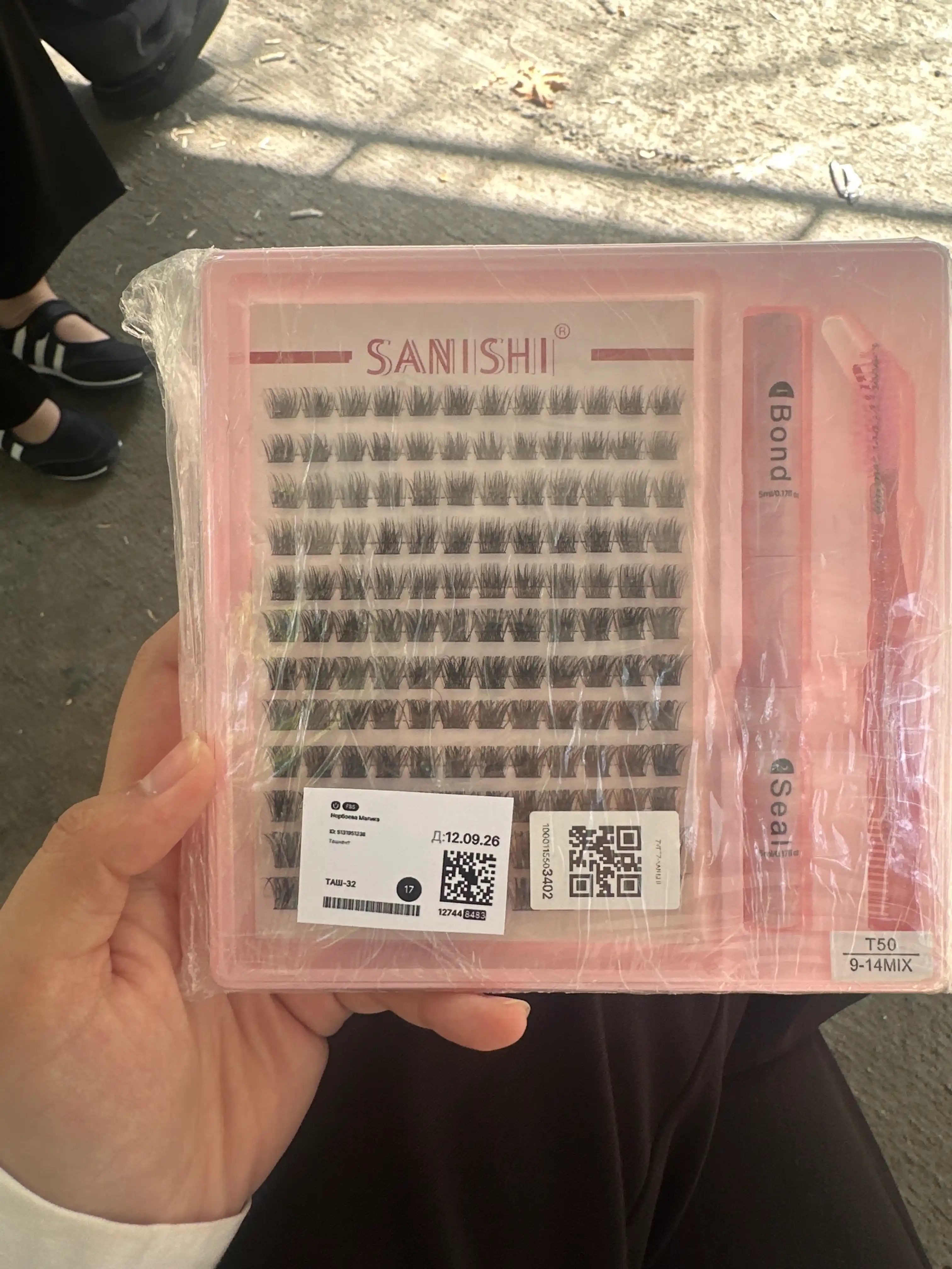 KIPRIKLAR-Sanishi kipriklar bittada yopishadi, suvga chidamli va kop turadi