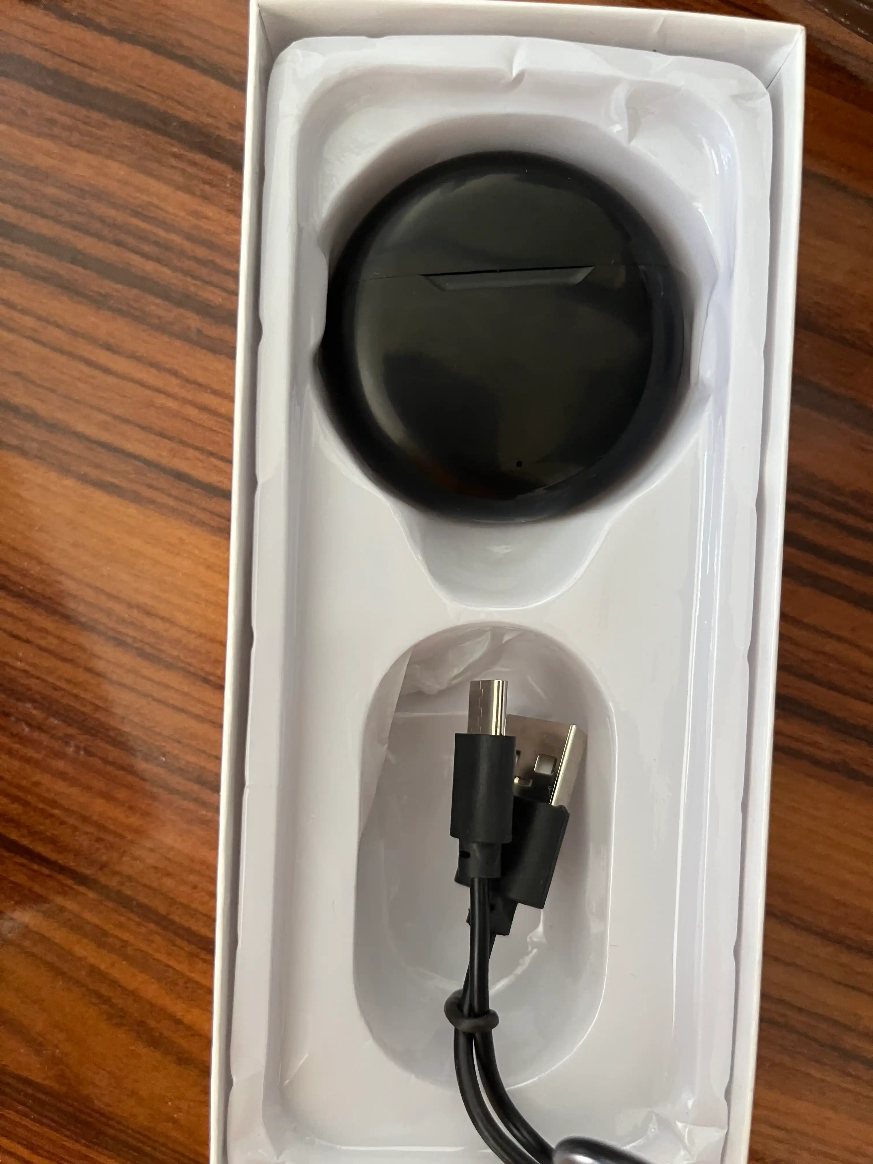 Pods Pro 5 va Pods Pro 6 simsiz quloqliklari