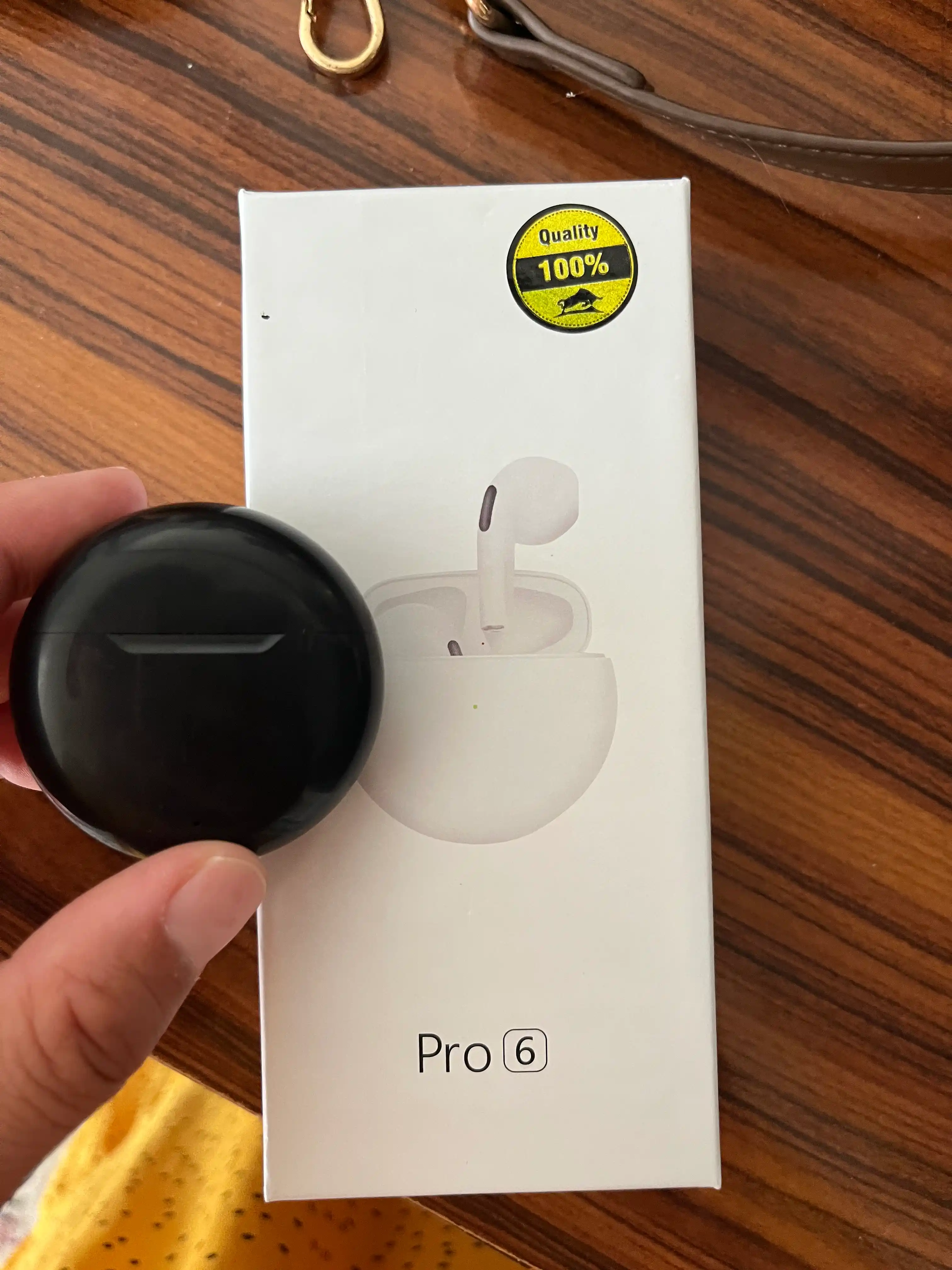 Pods Pro 5 va Pods Pro 6 simsiz quloqliklari