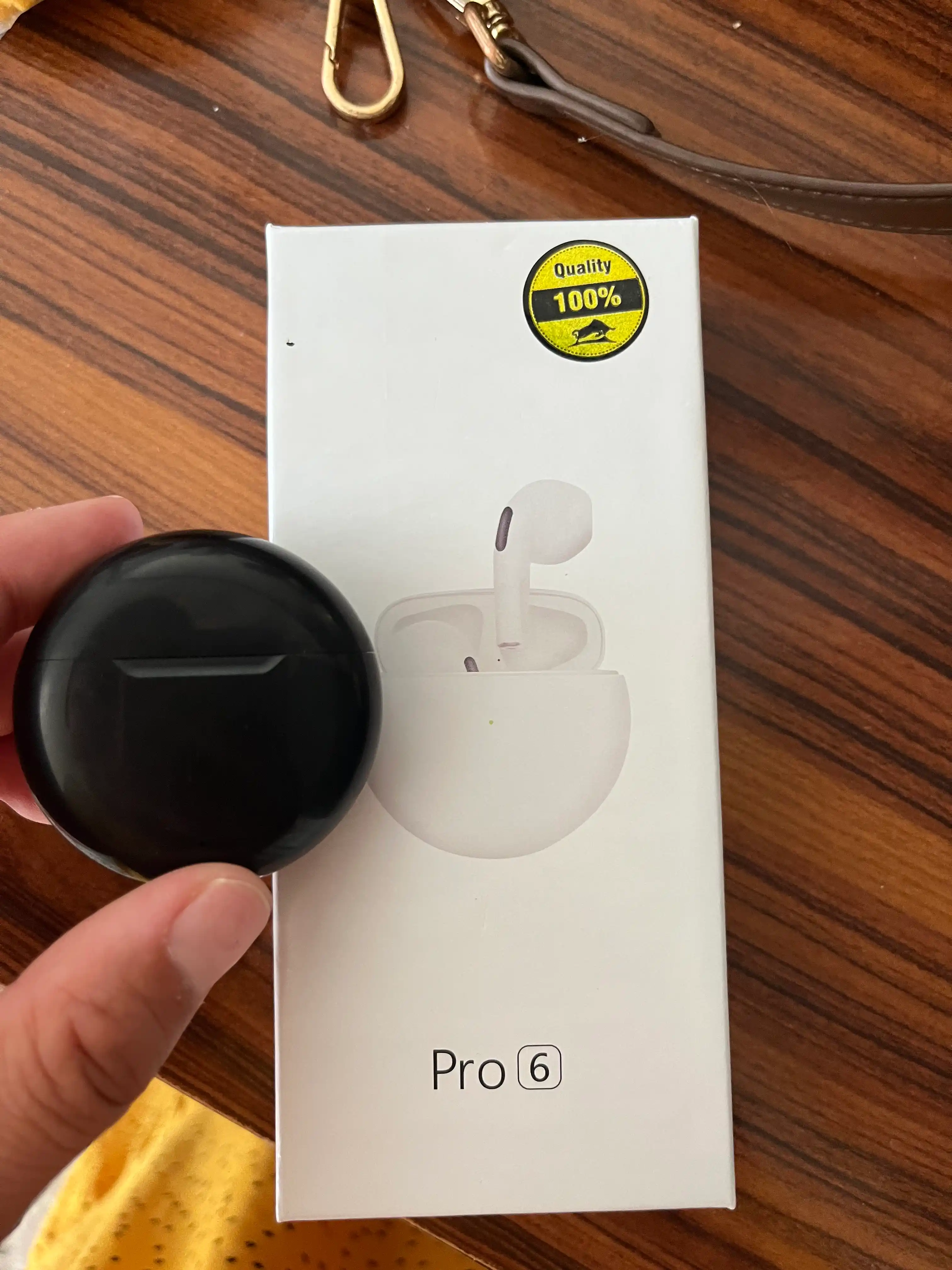 Pods Pro 5 va Pods Pro 6 simsiz quloqliklari