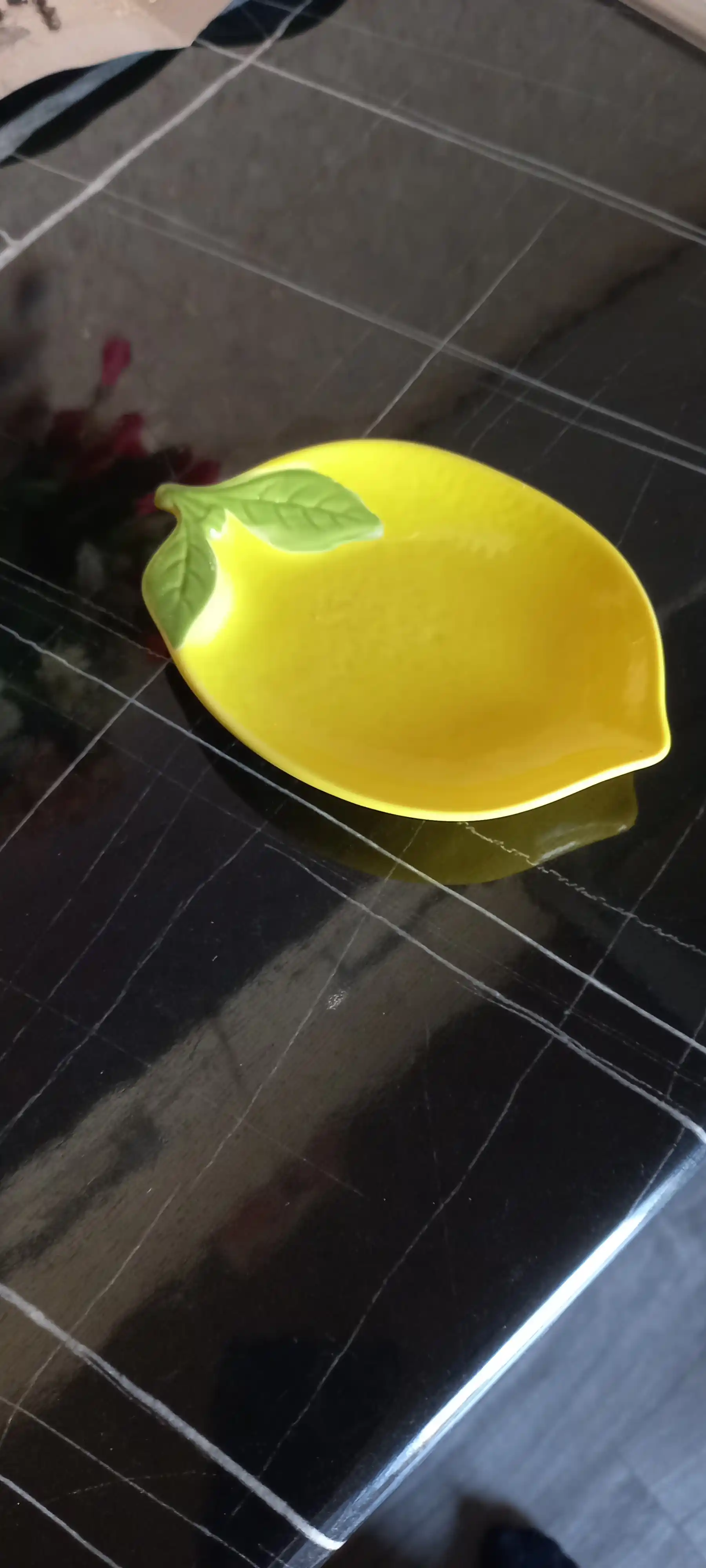 "Limon" keramik desert likopchasi, 15.5 sm