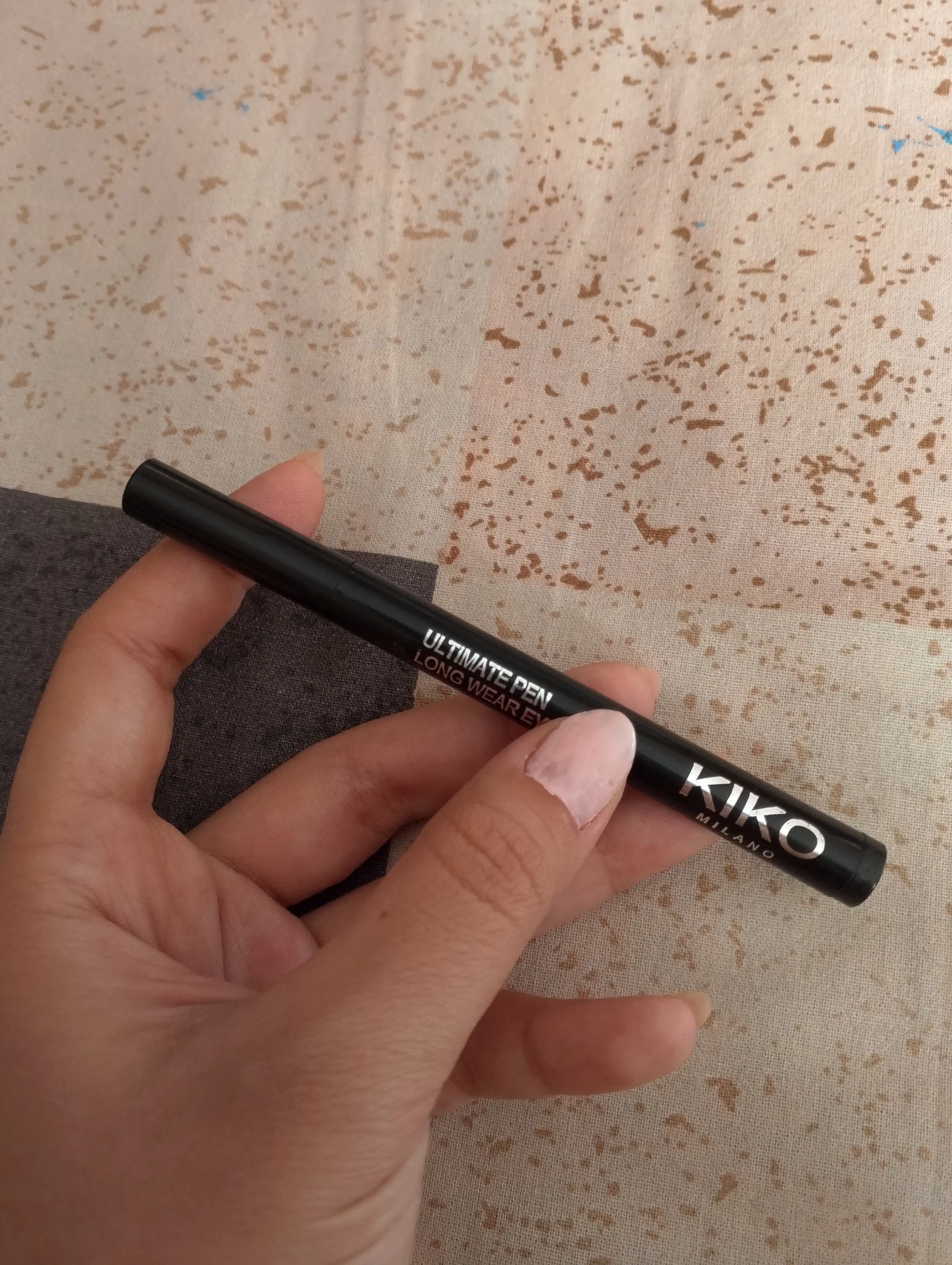 Подводка для глаз KIKO Milano Winged Eyeliner матовая черная, водостойкая