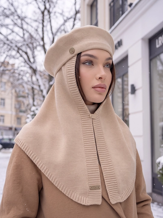 Ayollar qishki to'plami: beret shapka, shapkali romol, shapka sharf