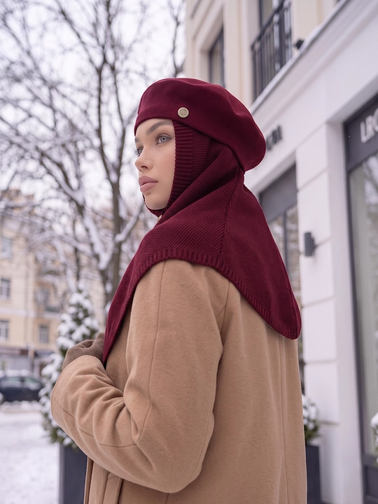 Ayollar qishki to'plami: beret shapka, shapkali romol, shapka sharf