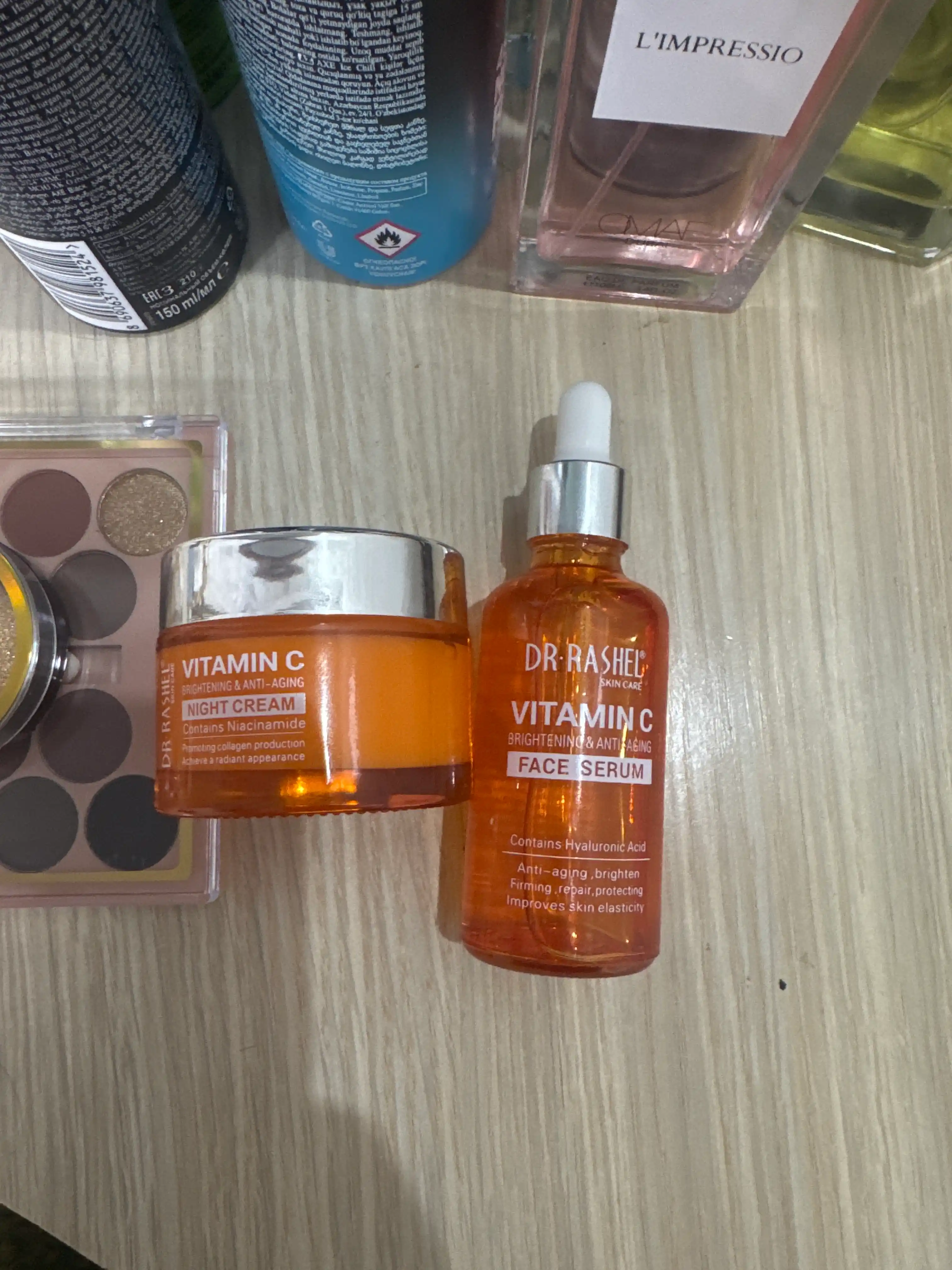 Teng rang yuz terisi uchun C vitaminli Dr. Rashel yorug‘lashtiruvchi serumi, 50 ml