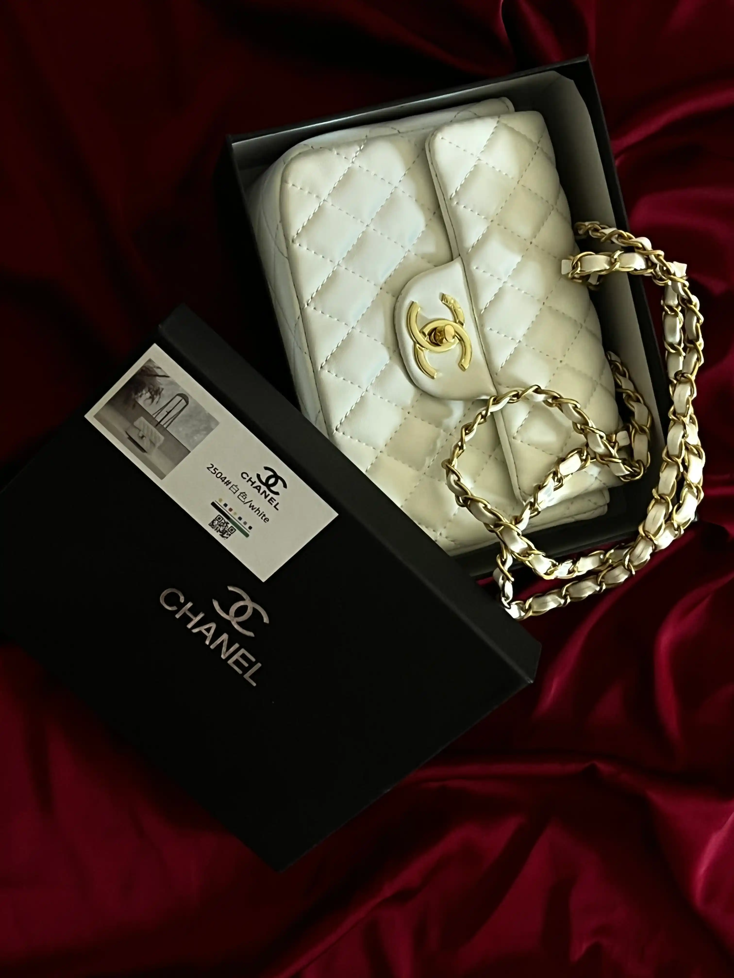 Chanel uslubidagi ayollar yelka sumkasi, zanjirli qavilgan model