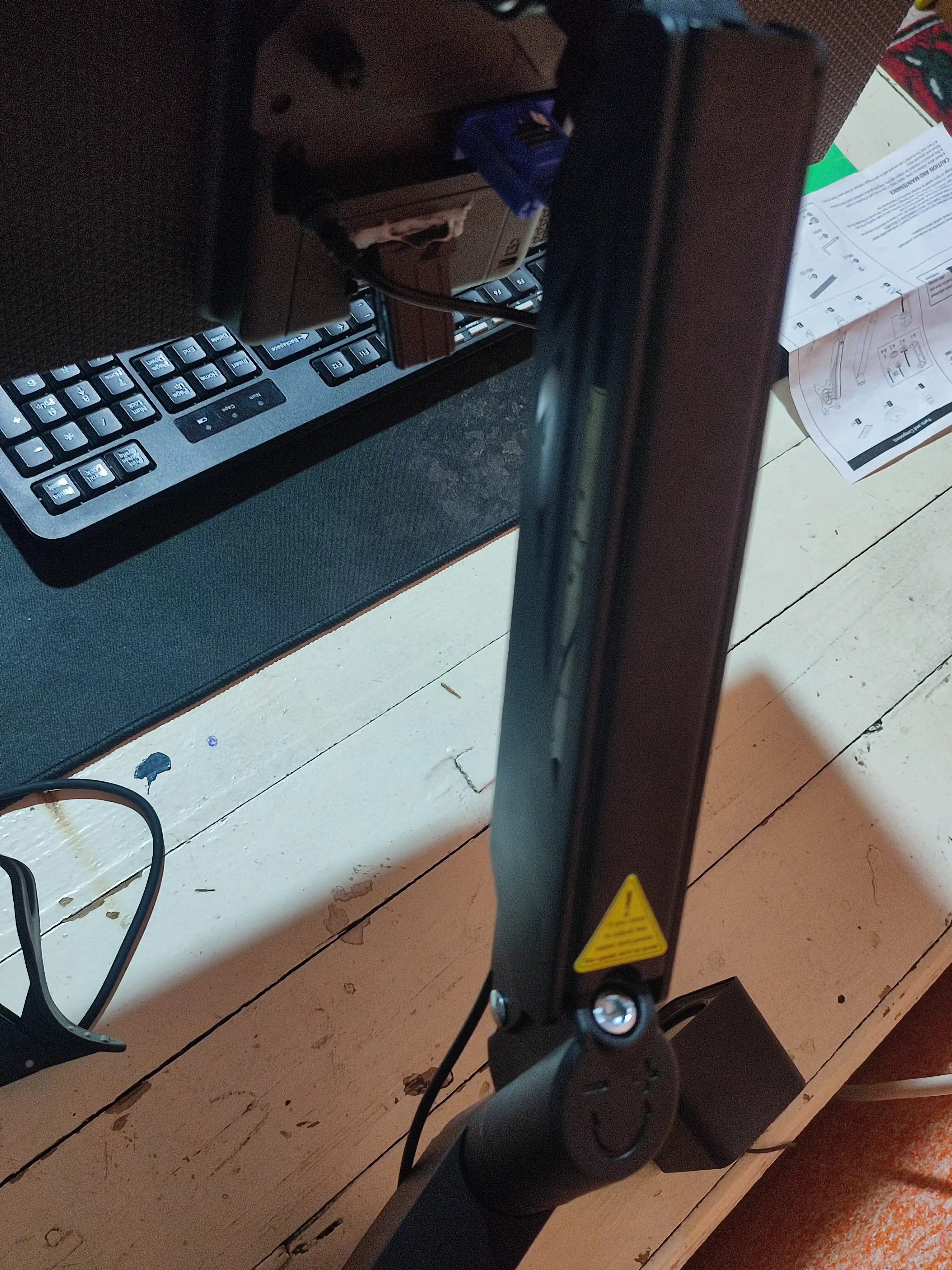 Monitorlar uchun kronshteyn, ekran diagonali 17 - 32, 10 kg F80