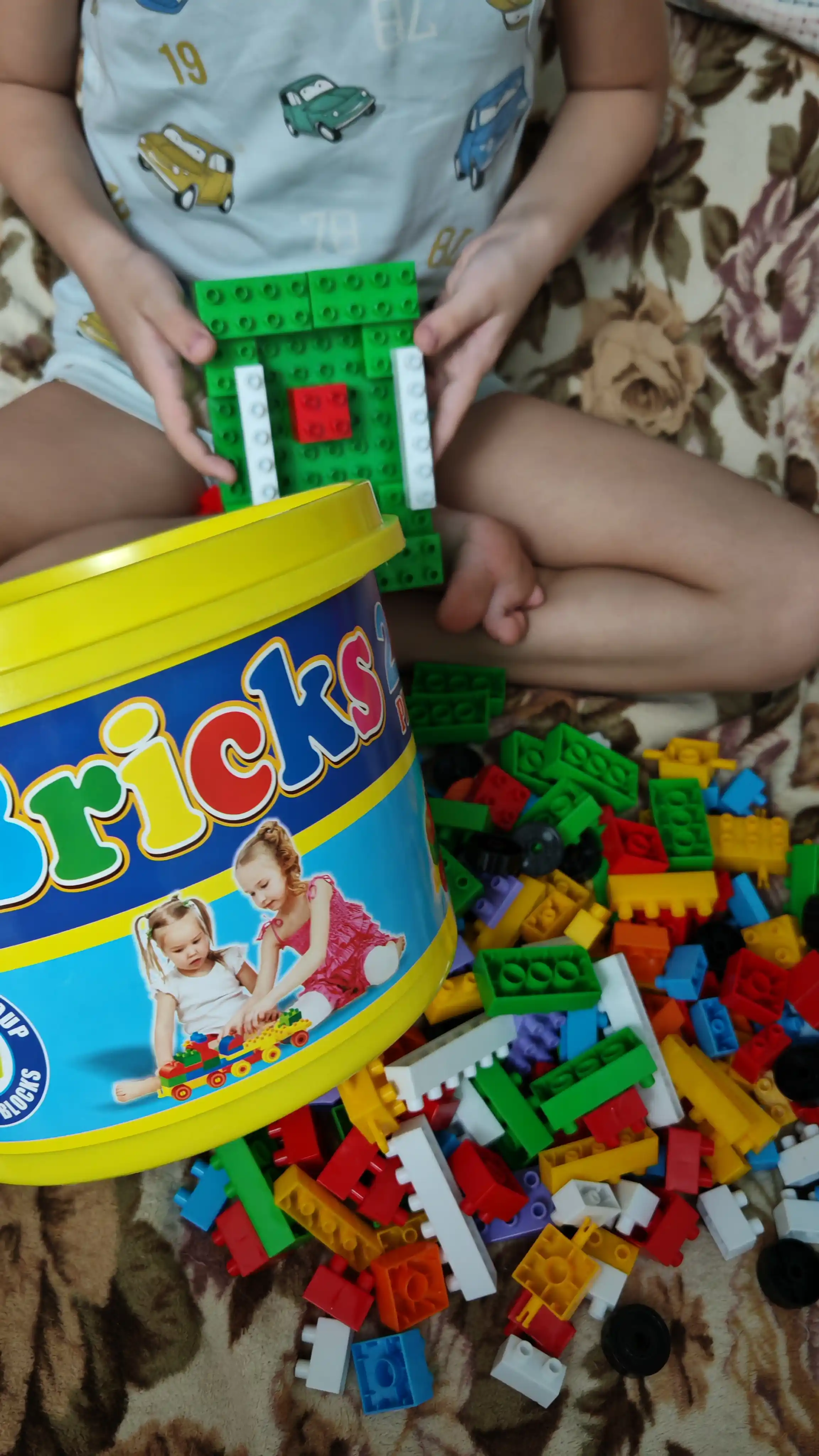 Konstruktori Bricks and Blocks,  bolalar uchun rivojlantiruvchi o‘yinchoqlar