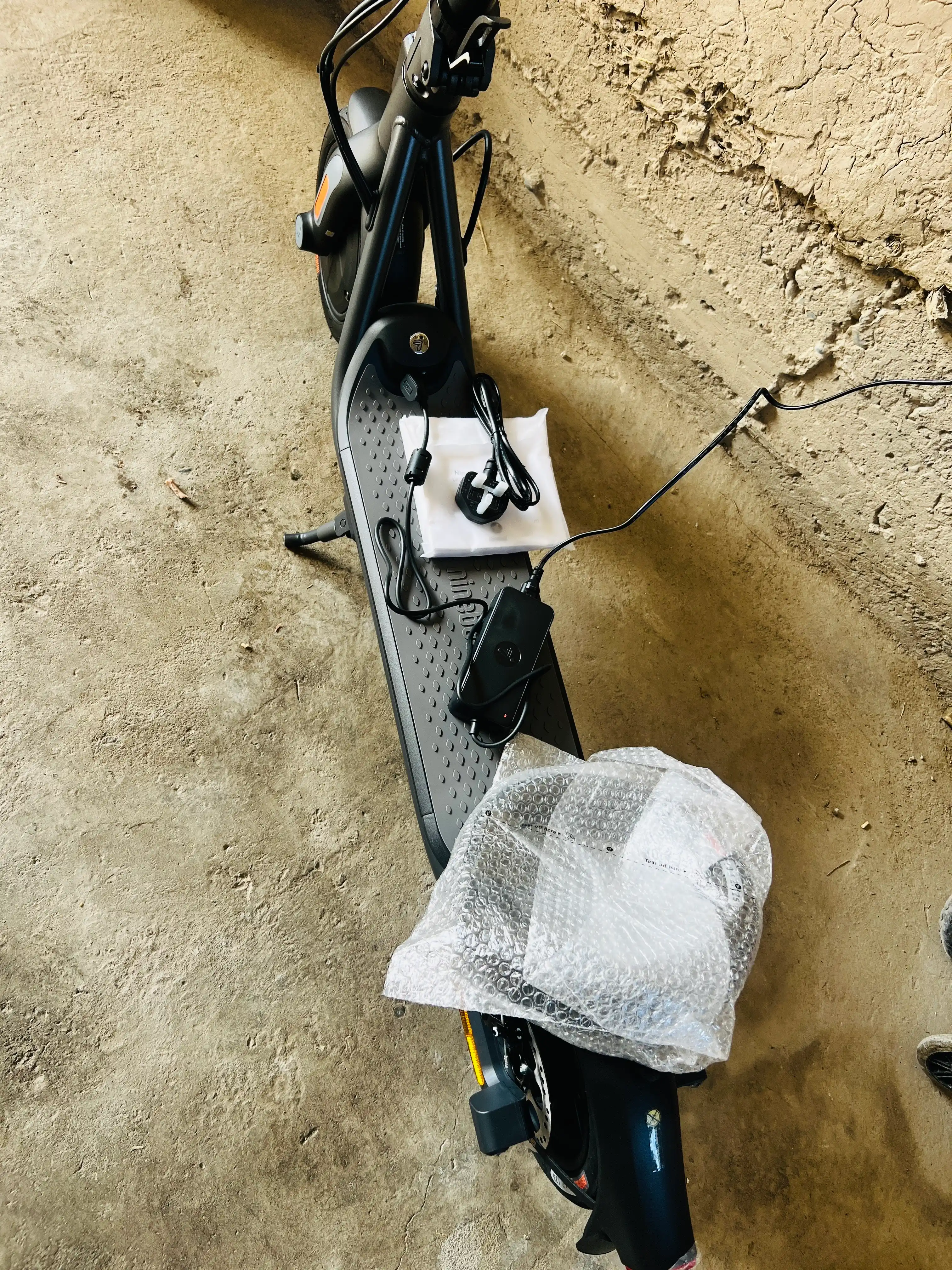 Segway Ninebot elektr samokatlari, 10", 25-38KM, buklanadigan, ilova, chiroq