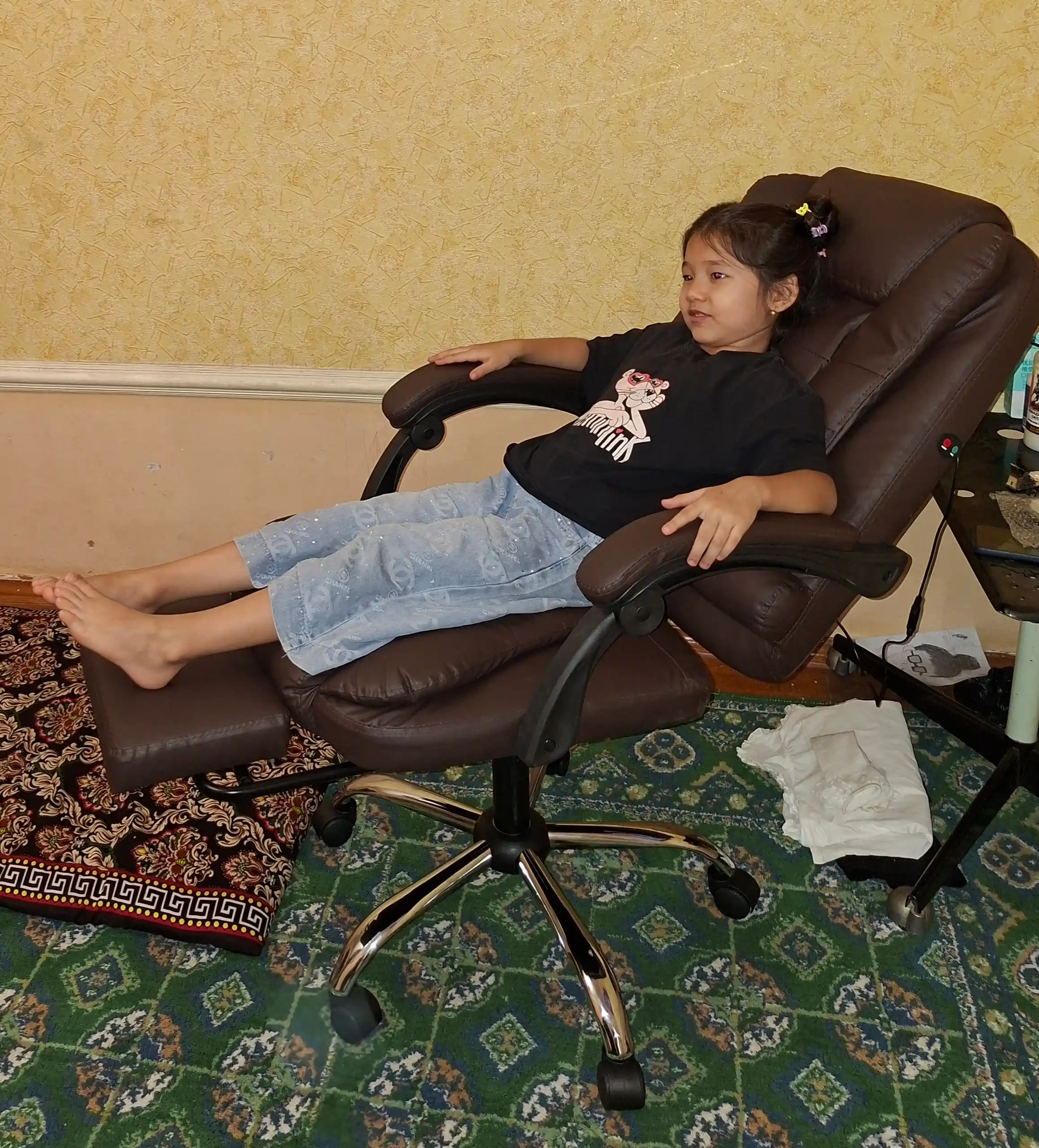 Uy va ofis uchun mo‘ljallangan ergonomik, tirsak tayanchi va sozlanadigan kreslosi FIDGO