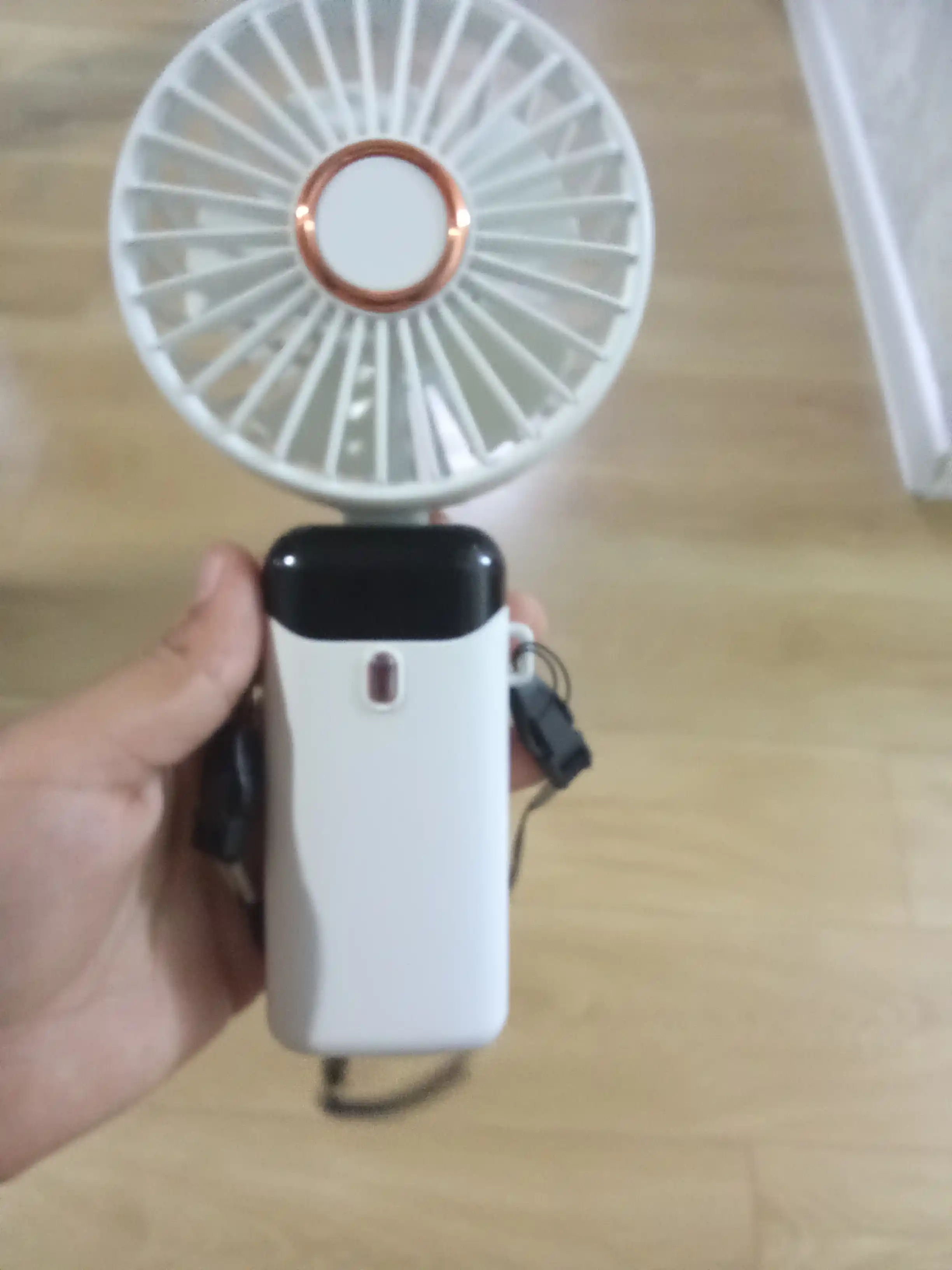 Ko'chma qo'l ventilyatori LED displey, telefon stendi, 5 rejim, Type-C zaryadlash