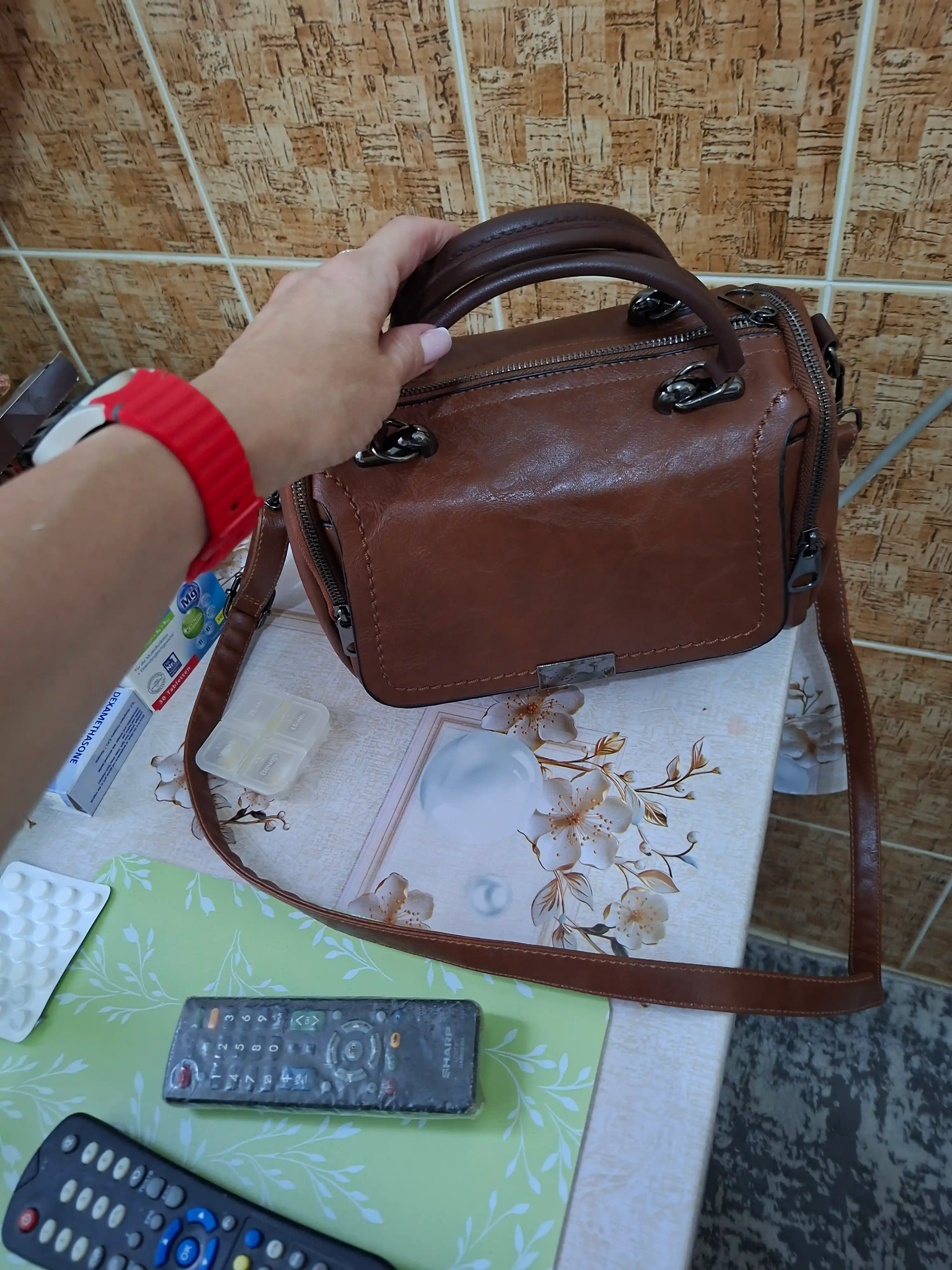 Ayollar sumkasi, yelkama