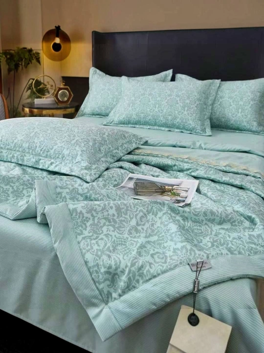 Коллекция постельного белья от Emen Brand и Maison Dior в нежных пастельных тонах