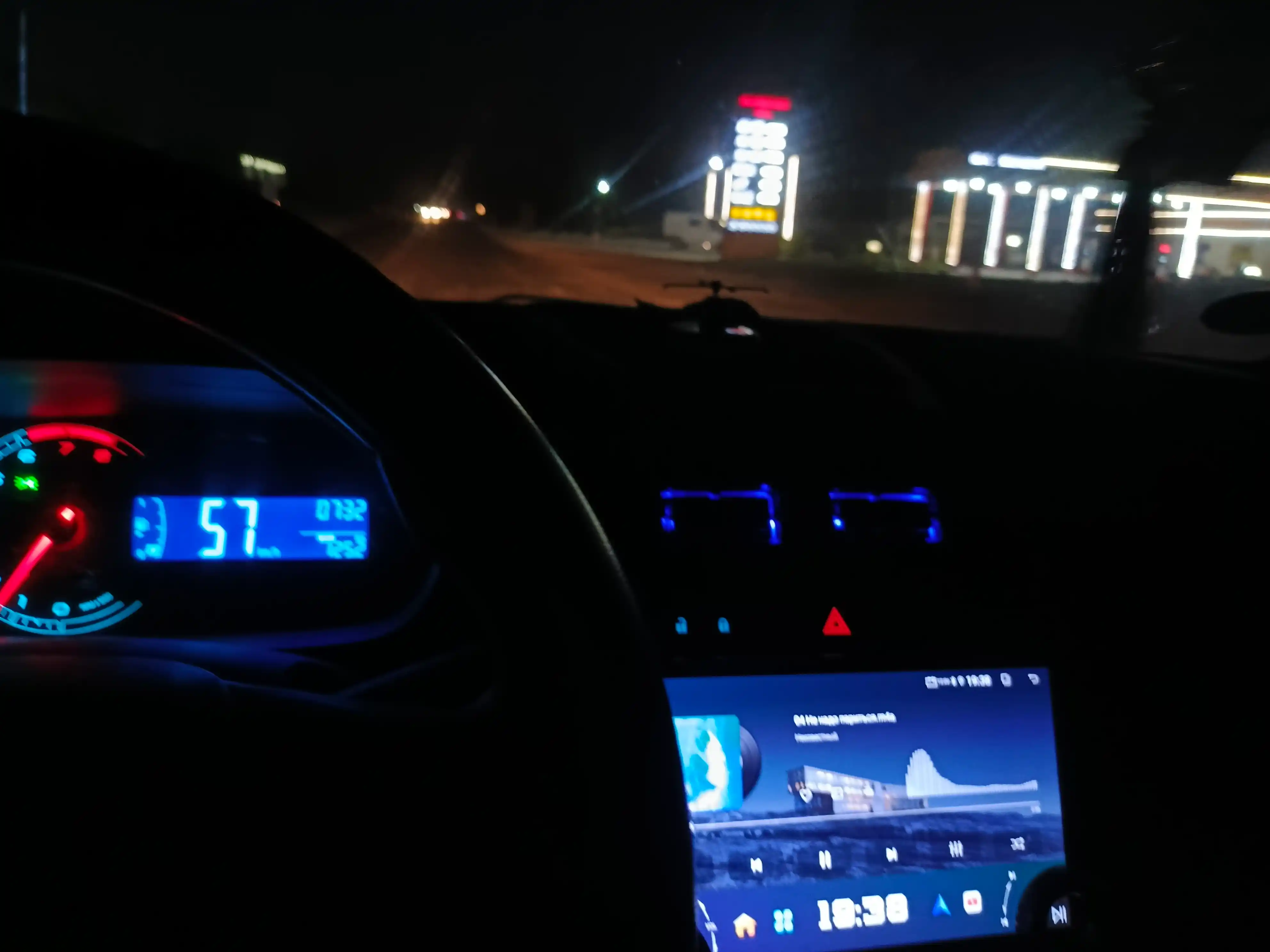 Комплект дефлекторов с подсветкой в стиле Mercedes для Chevrolet Cobalt
