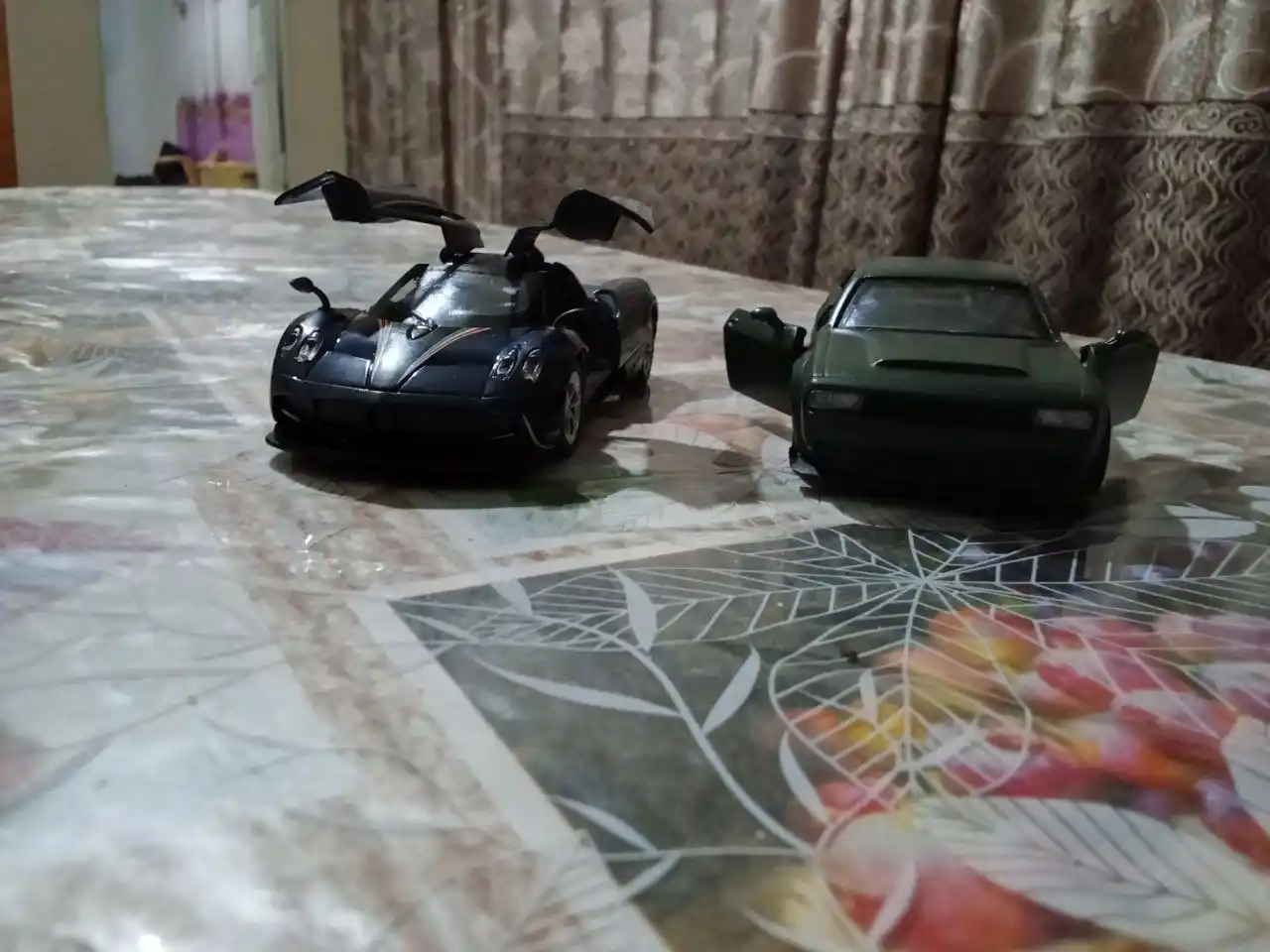 Temirli mashina. BMW, Bugatti va Pagani 1:36 masshtab. Sovg'a uchun kolleksiya uchun