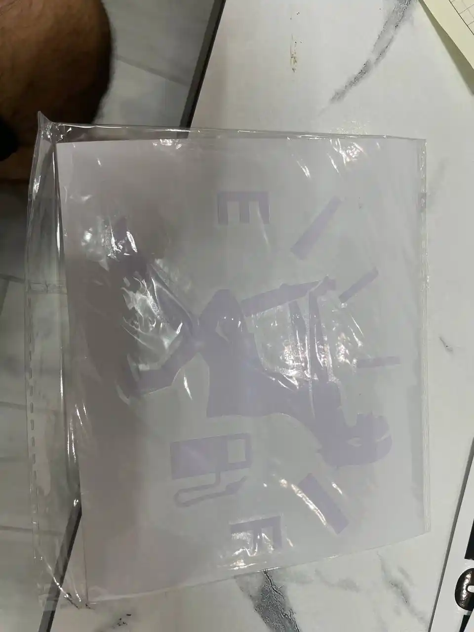 Avtomobil uchun stiker — yozuvlar, belgilar, logotiplar, dekor dizaynlar, suvga chidamli
