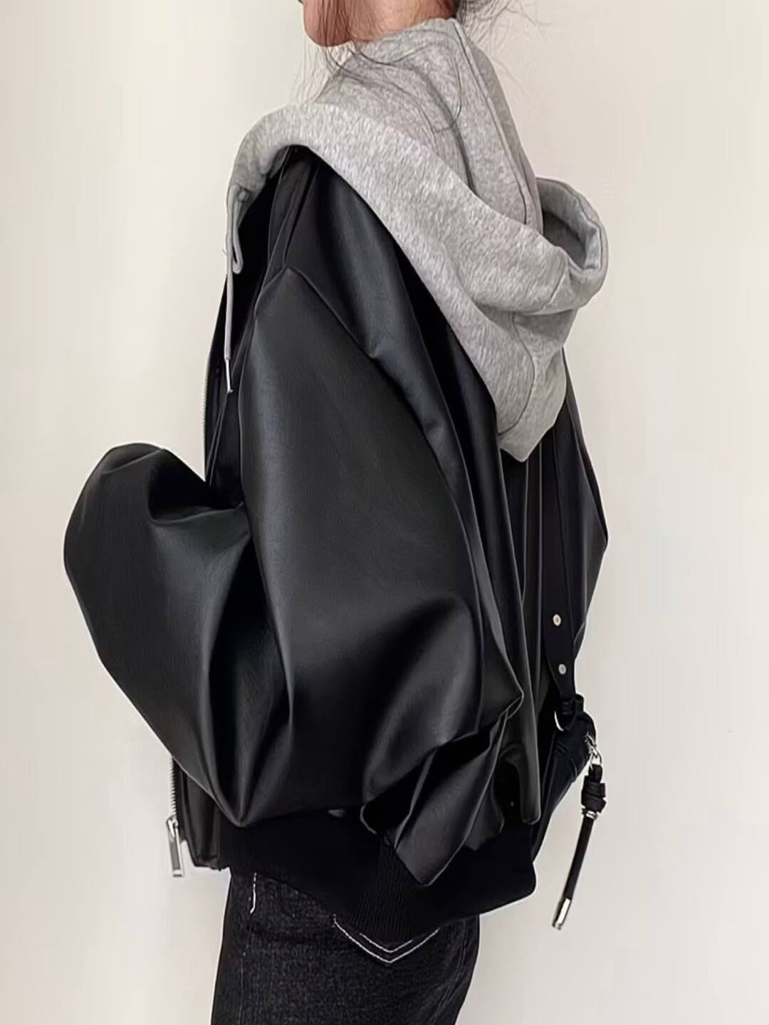 Zamonaviy bomber kurtka. Minimalistik dizayn. Trend va qulaylik uyg‘unligi