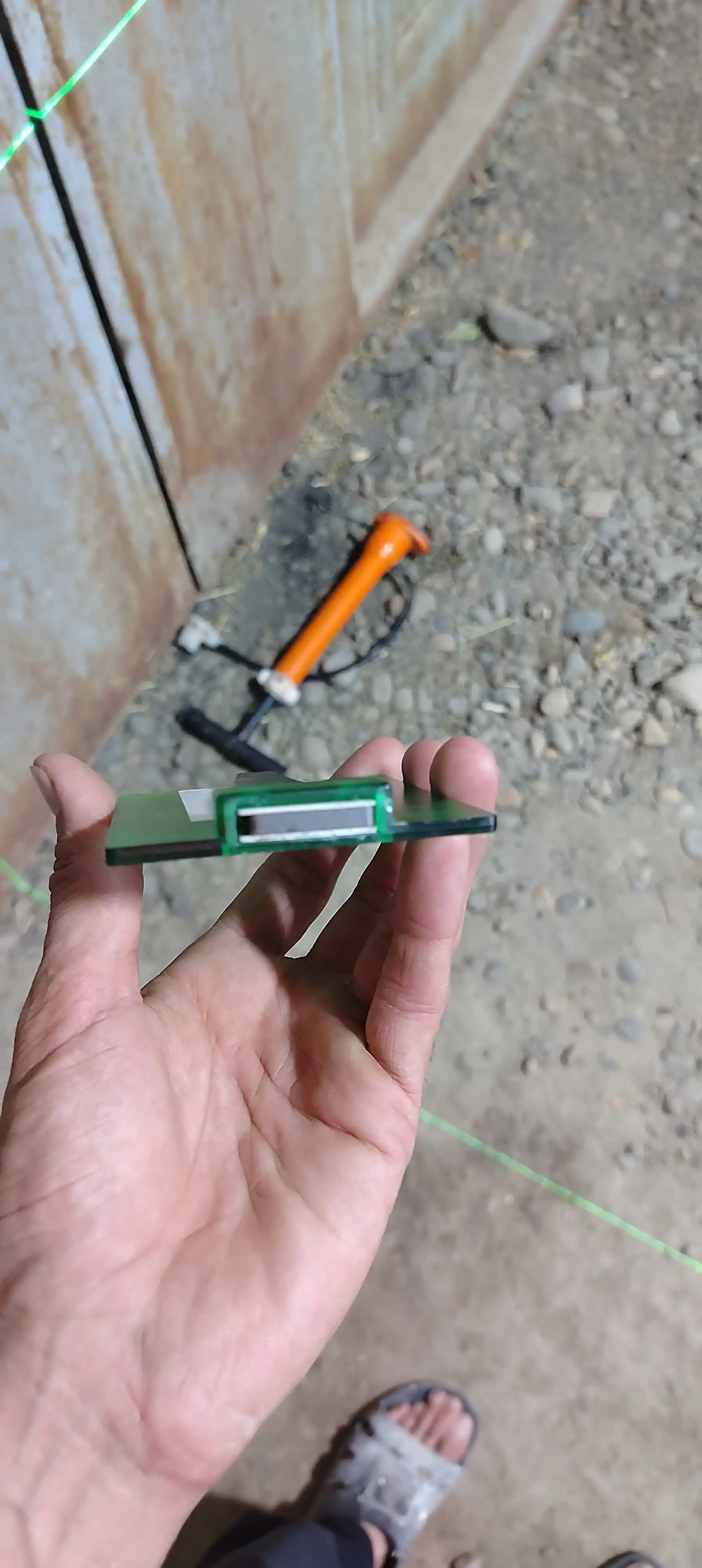 UBAY 4D 16 chiziqli lazerli nivelir,lazer shtativ bilan,lazerniy uroven,lazer professional