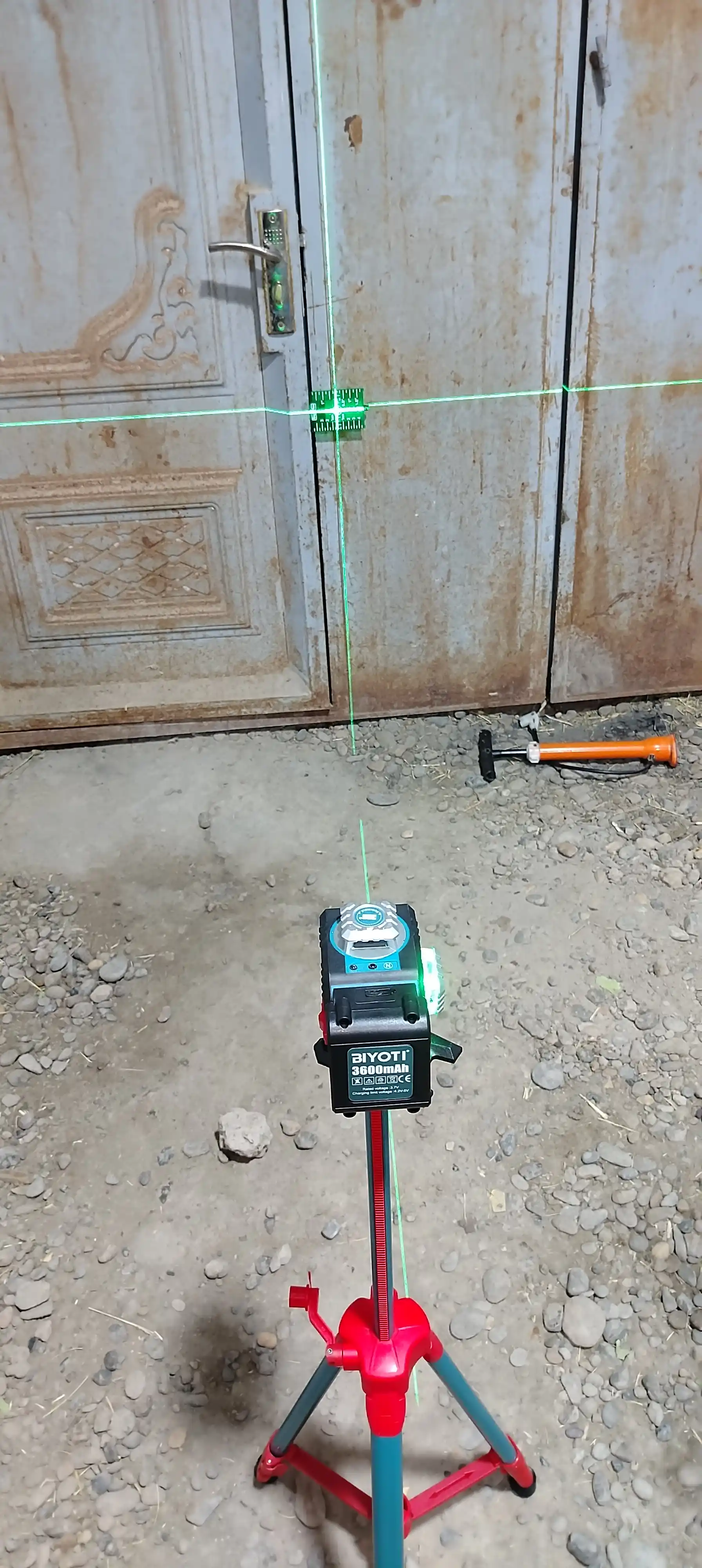 UBAY 4D 16 chiziqli lazerli nivelir,lazer shtativ bilan,lazerniy uroven,lazer professional
