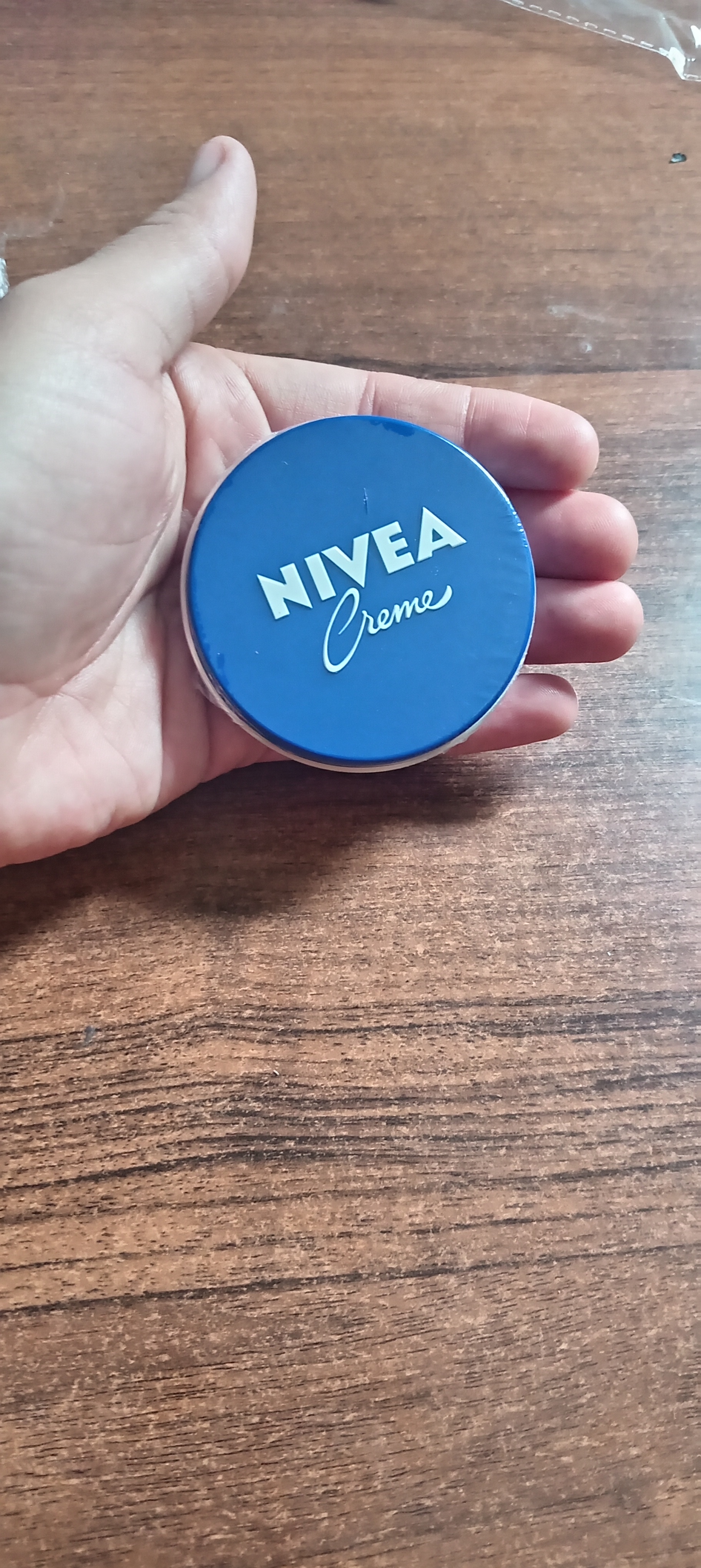 Yuz va qo‘l uchun krem, namlantiruvchi va universal krem, Nivea Creme