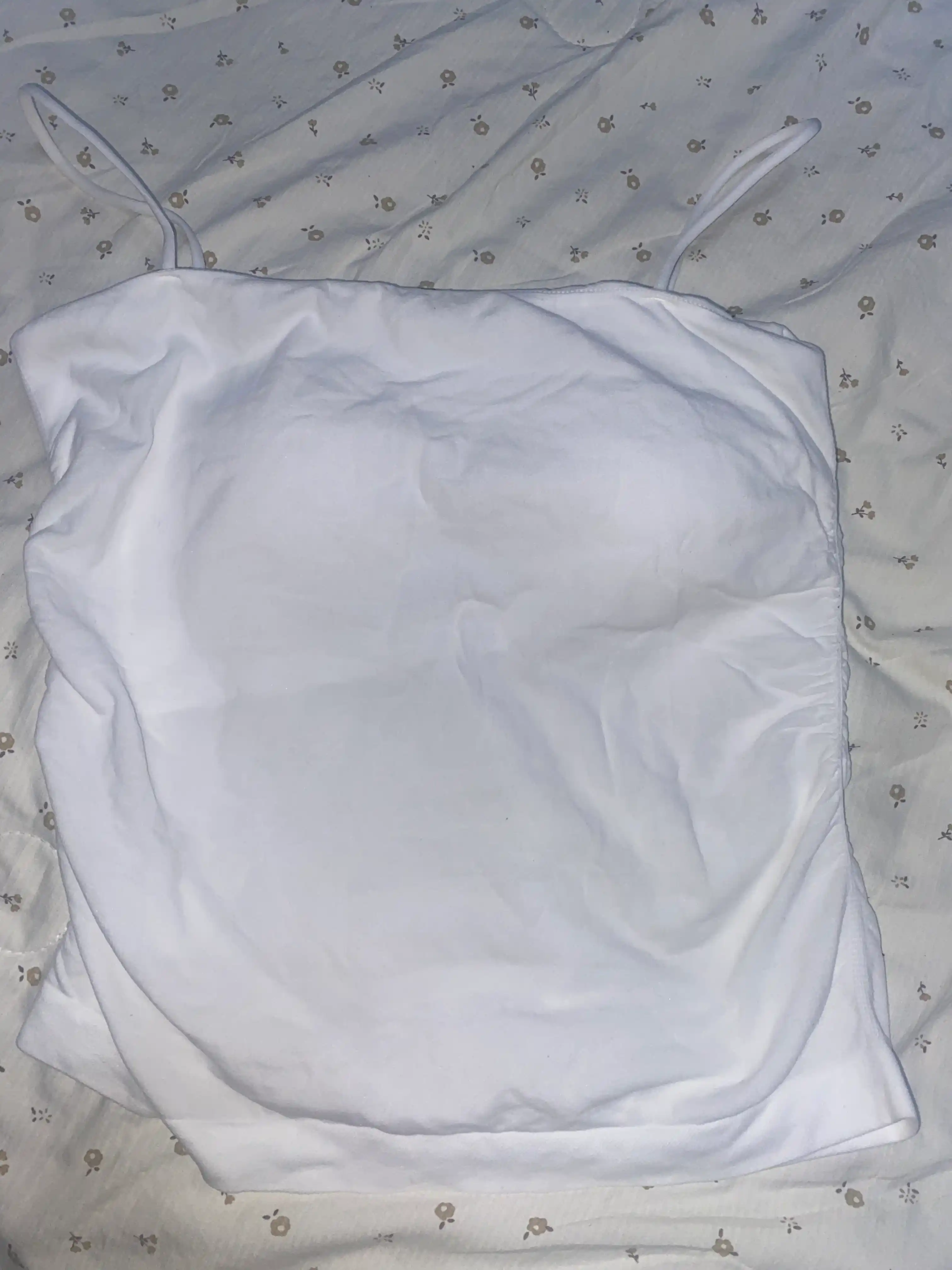 Ayollar uchun mayka top, astariga chashka tikilgan, universal o‘lchami 40-62 kg