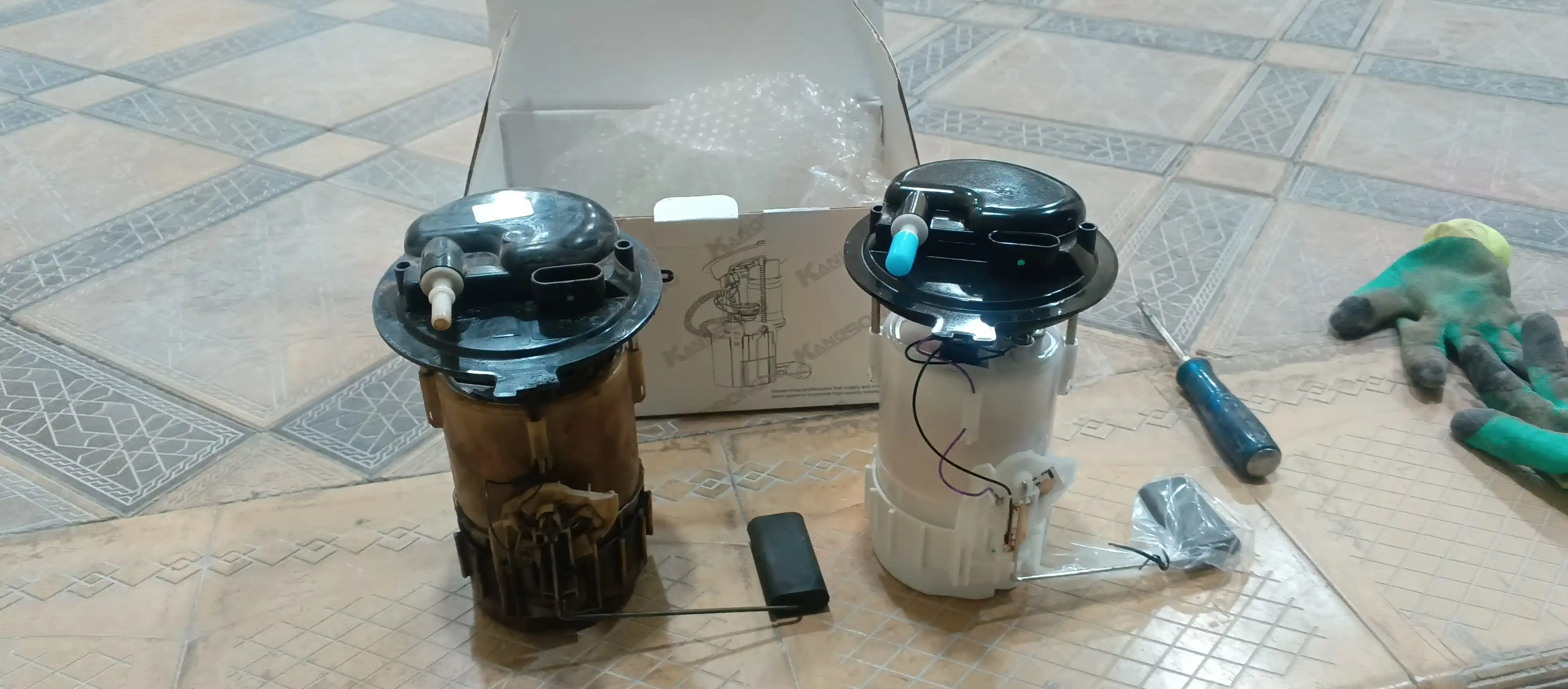 Lada Vesta benzin nasosi yig‘ma holatda, benzin nasosi moduli, Vesta yoqilg‘i nasosi