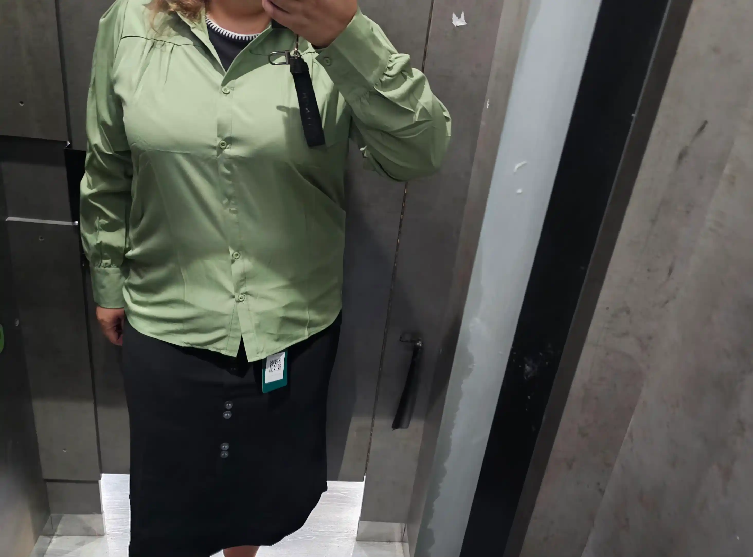 Ayollar uchun asosiy ofis ko‘ylagi