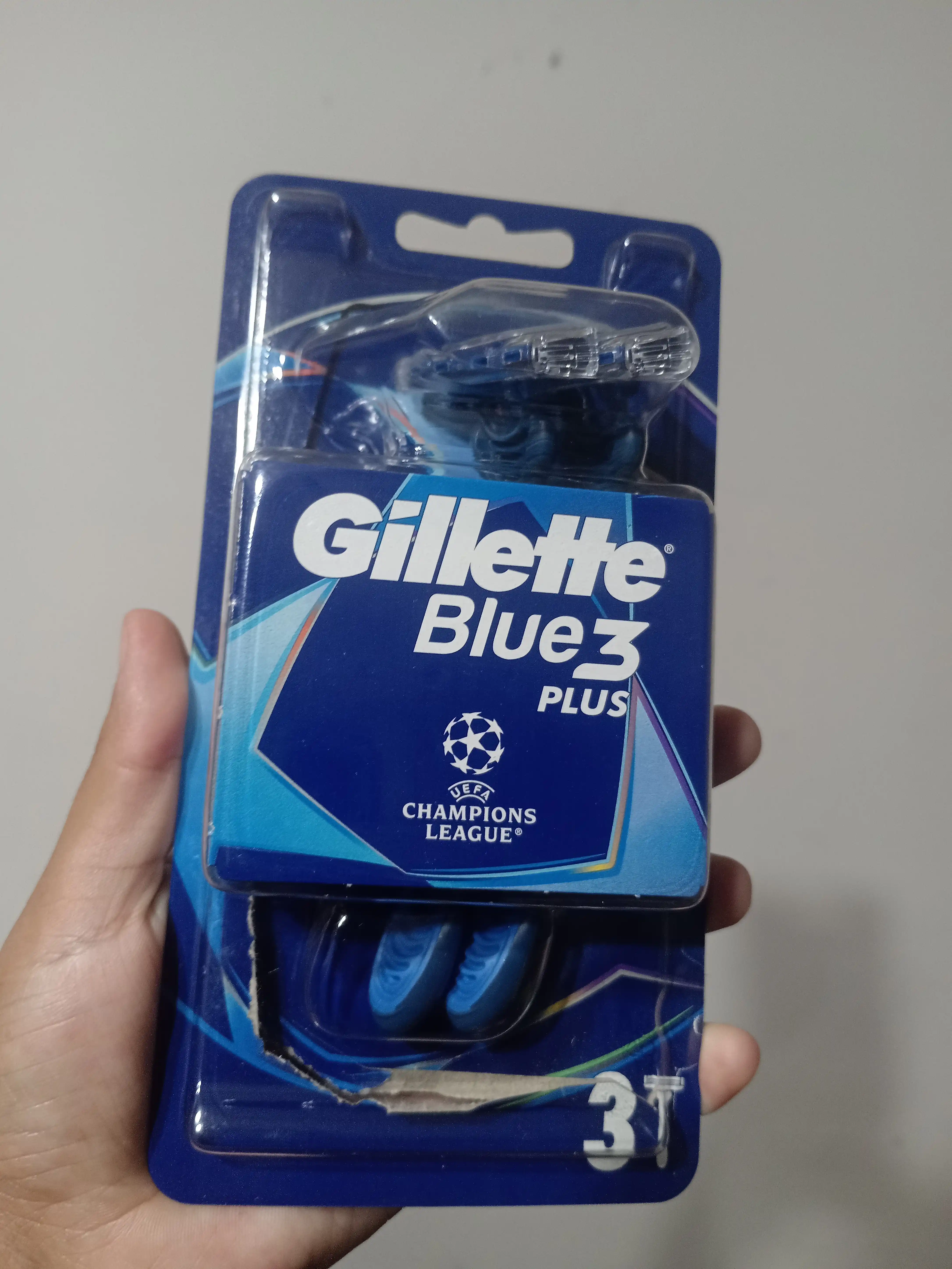 Gillette Bir martalik erkaklar ustarasi Blue3 Comfort Plus, 3 ta tig‘li, 3 dona, suzuvchi bosh