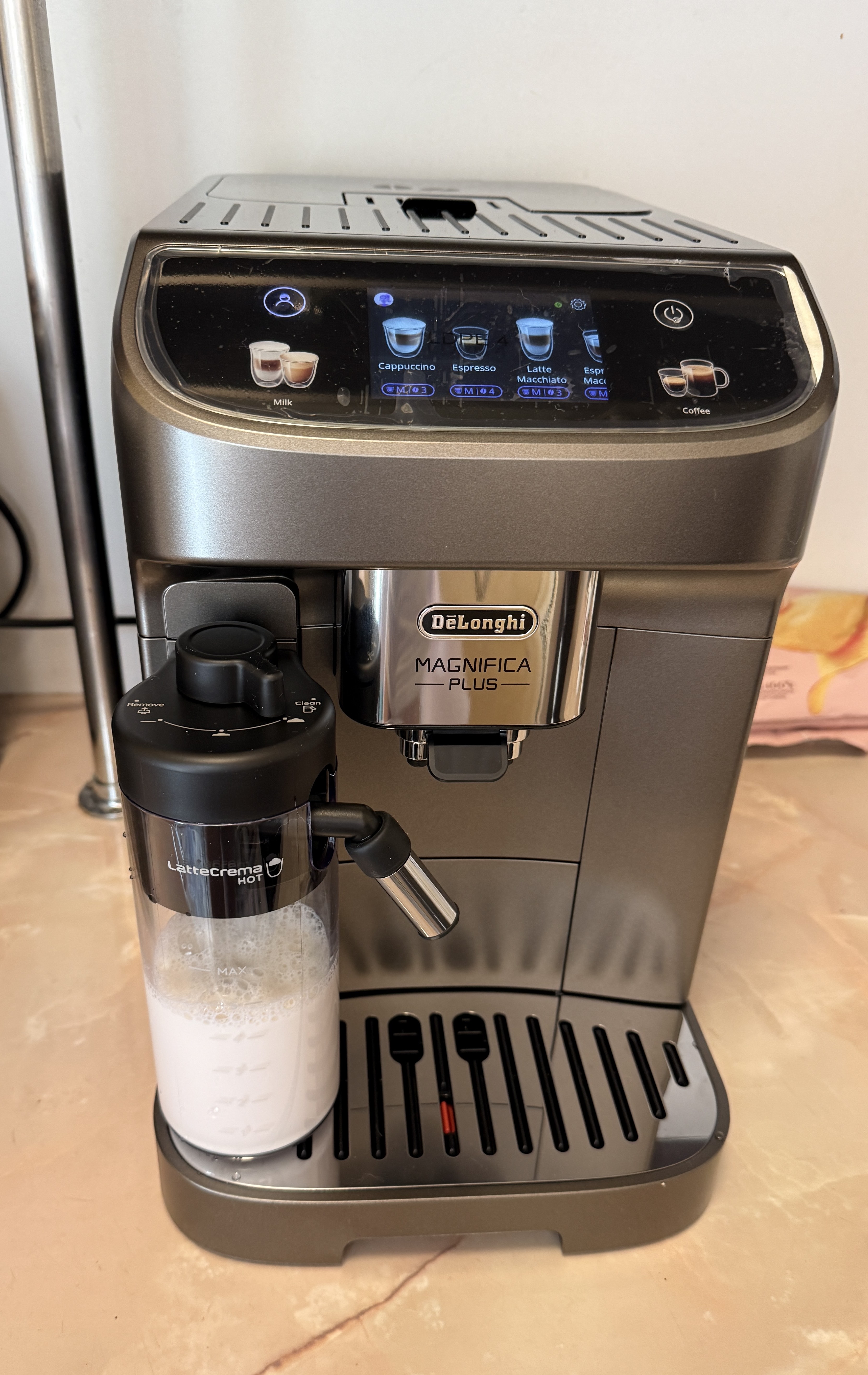 De'Longhi ECAM320.70.TB Magnifica Plus avtomatik qahva mashinasi, LatteCrema Hot