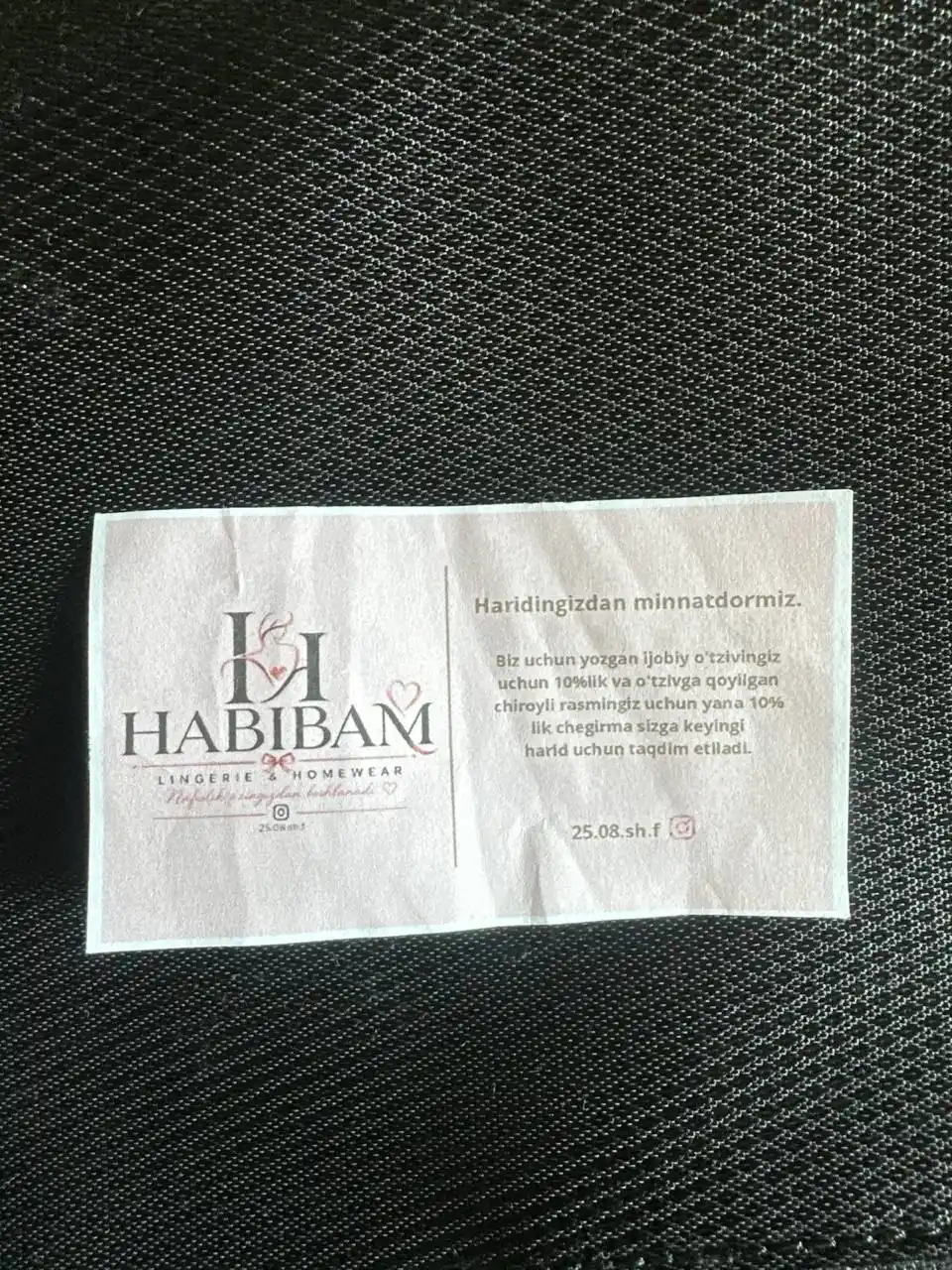 Oltin zanjirli ayollar uchun krujevali trusik-stringlar