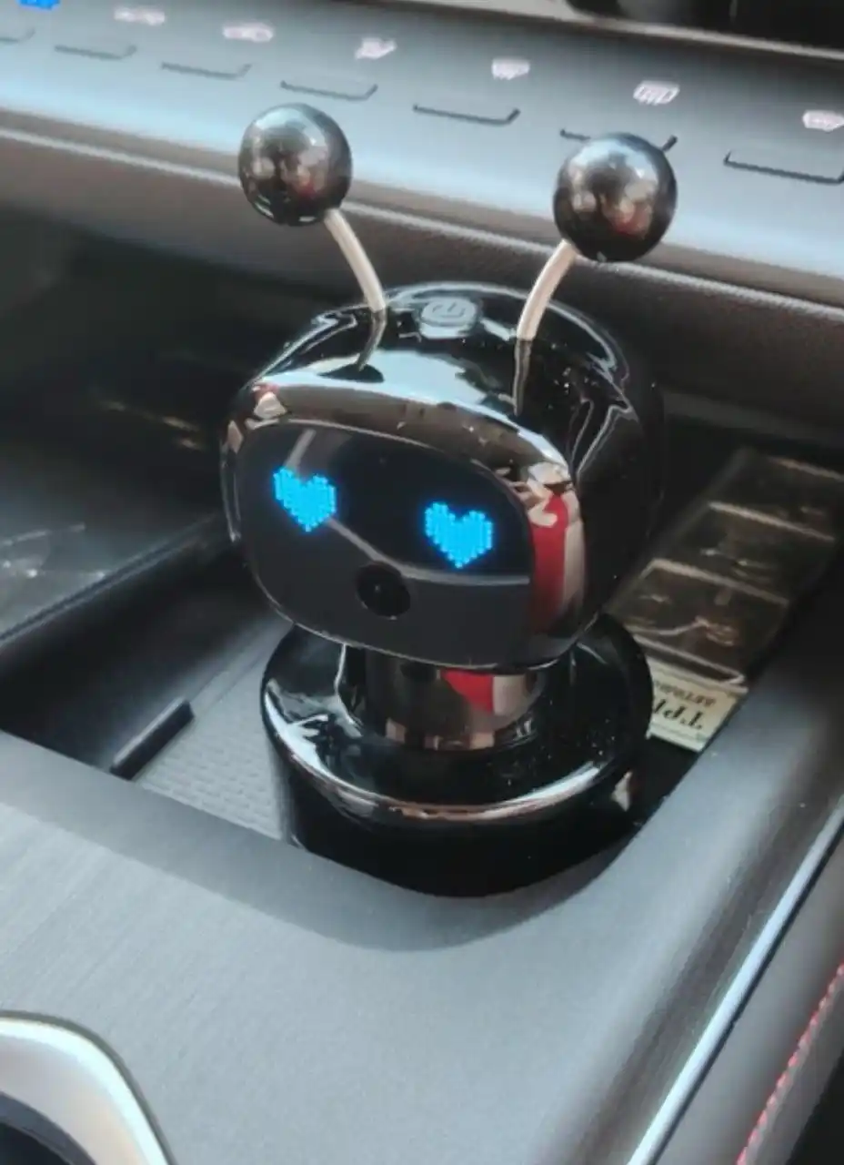 Flakonli «Aqlli robot» avtomobil aromatizatori