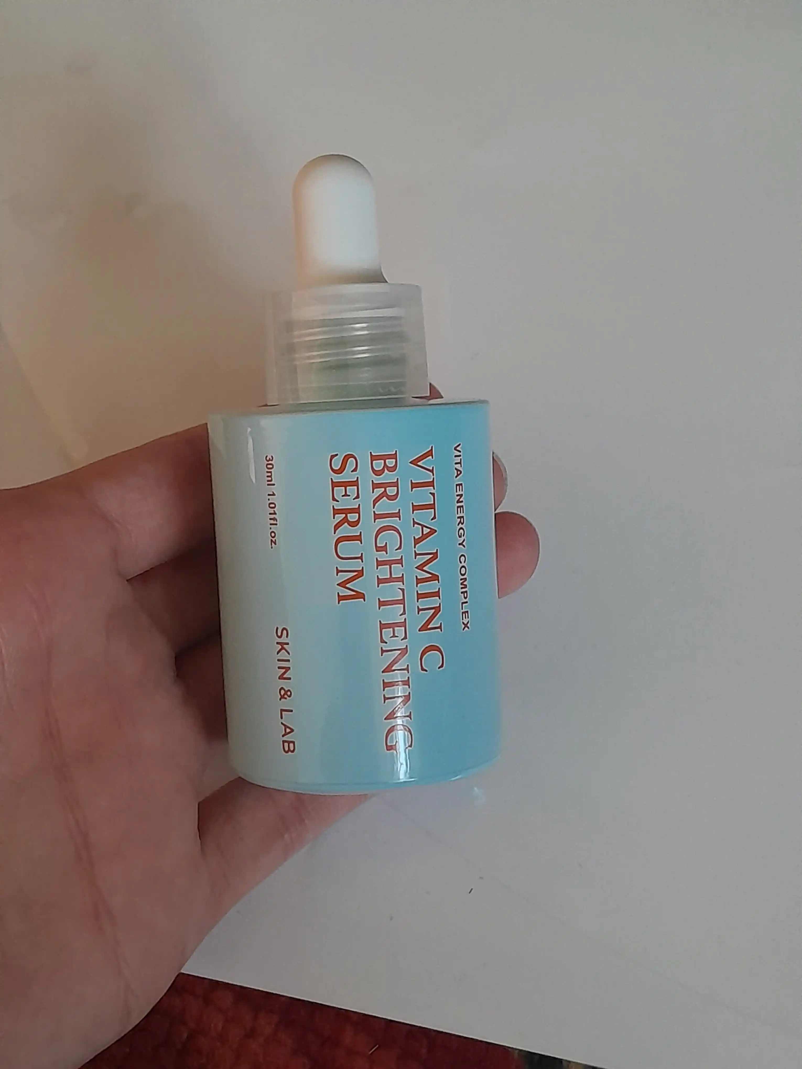 Осветляющая сыворотка с витамином C и пептидами Skin&Lab Vitamin C Brightening Serum