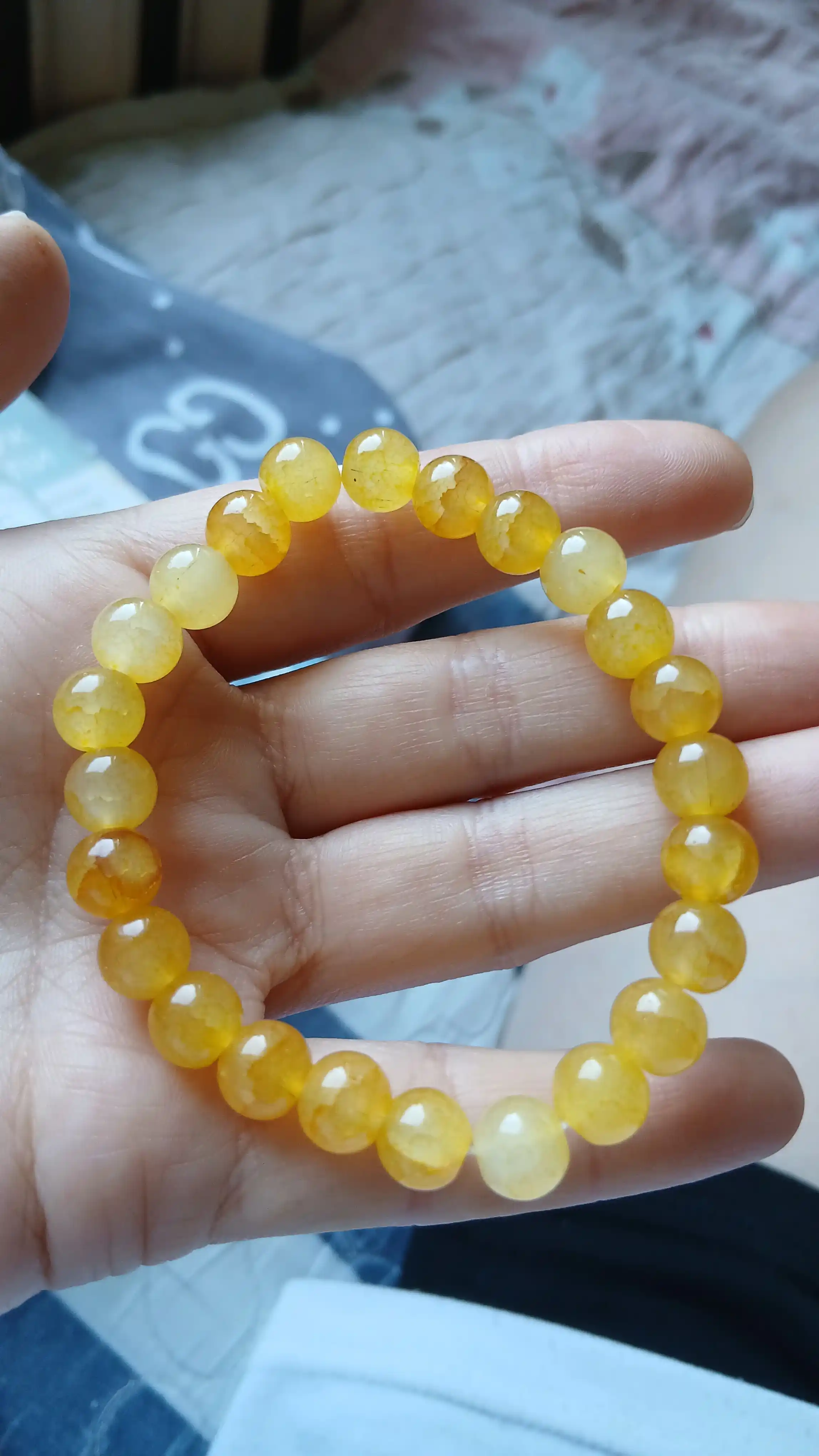 Tabiiy tosh bilaguzuk, rang-barang