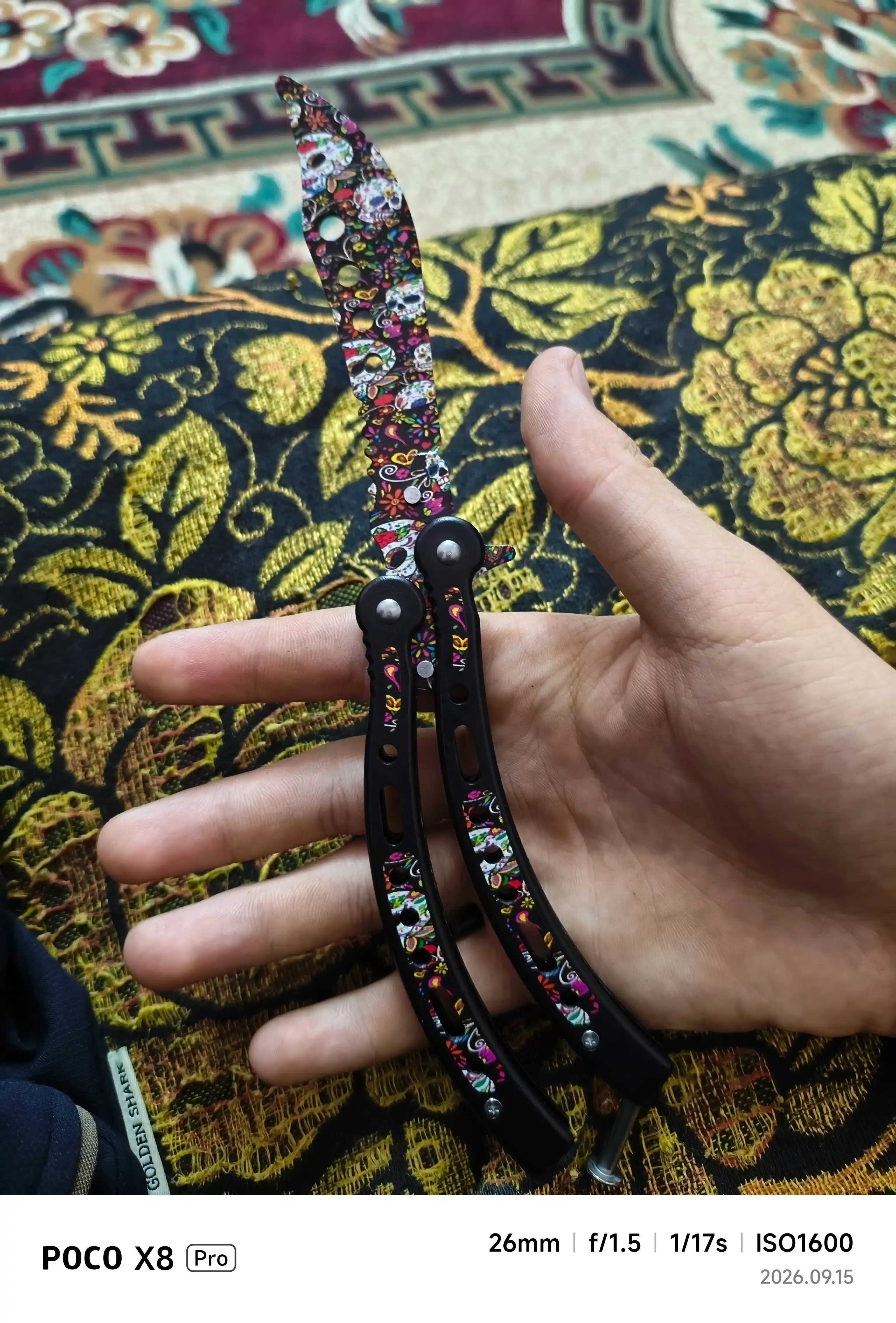 Metall tutqichli yig'iladigan kapalak pichog'ini o'rgatish, CSGO butterfly