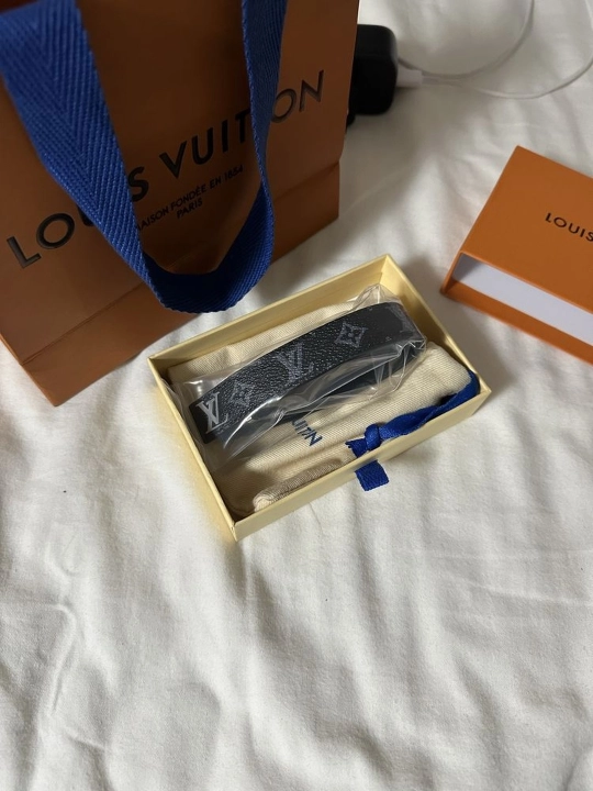 Браслет Louis Vuitton, в фирменной подарочной упаковке